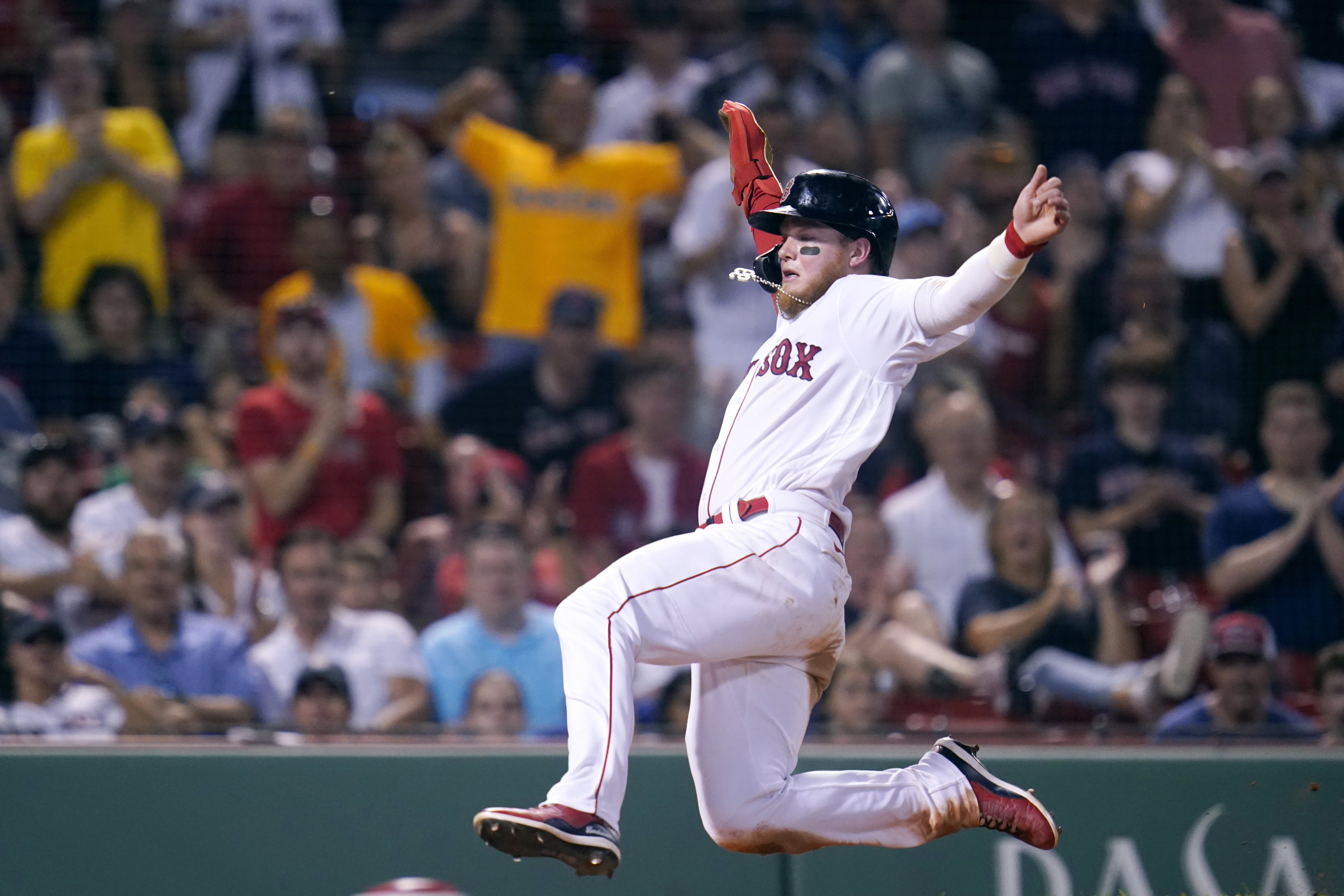 Pivetta ends streak, Martinez extends his in Red Sox victory