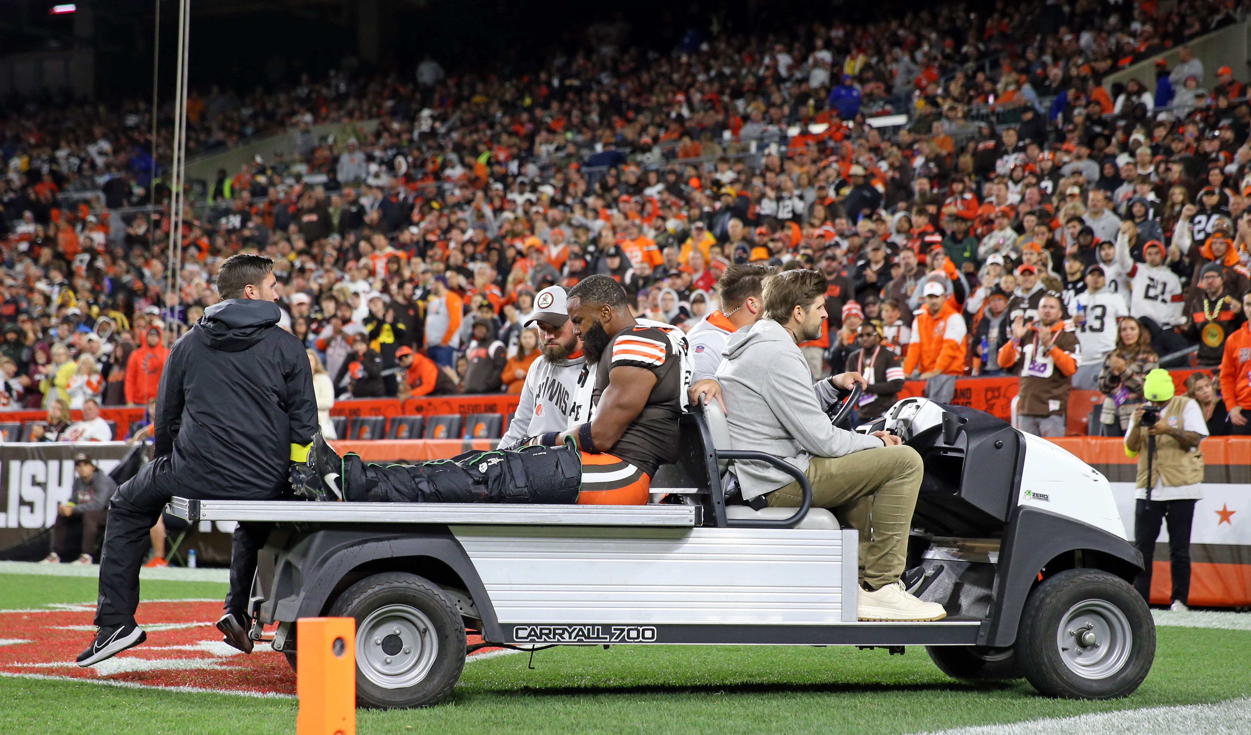 Browns' Anthony Walker Jr suffers leg injury, Steelers' Chukwuma Okorafor  ripped for unnecessary extra effort