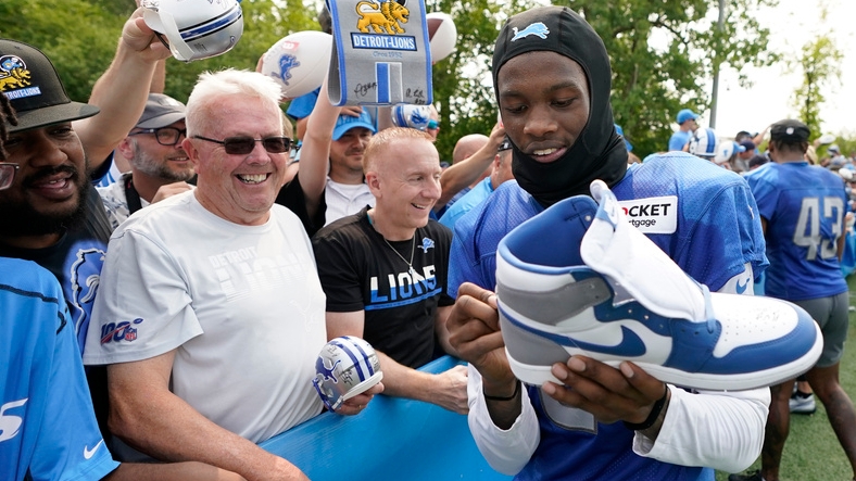 Nike Detroit Lions Battle Blue Jameson Williams Name and Number T