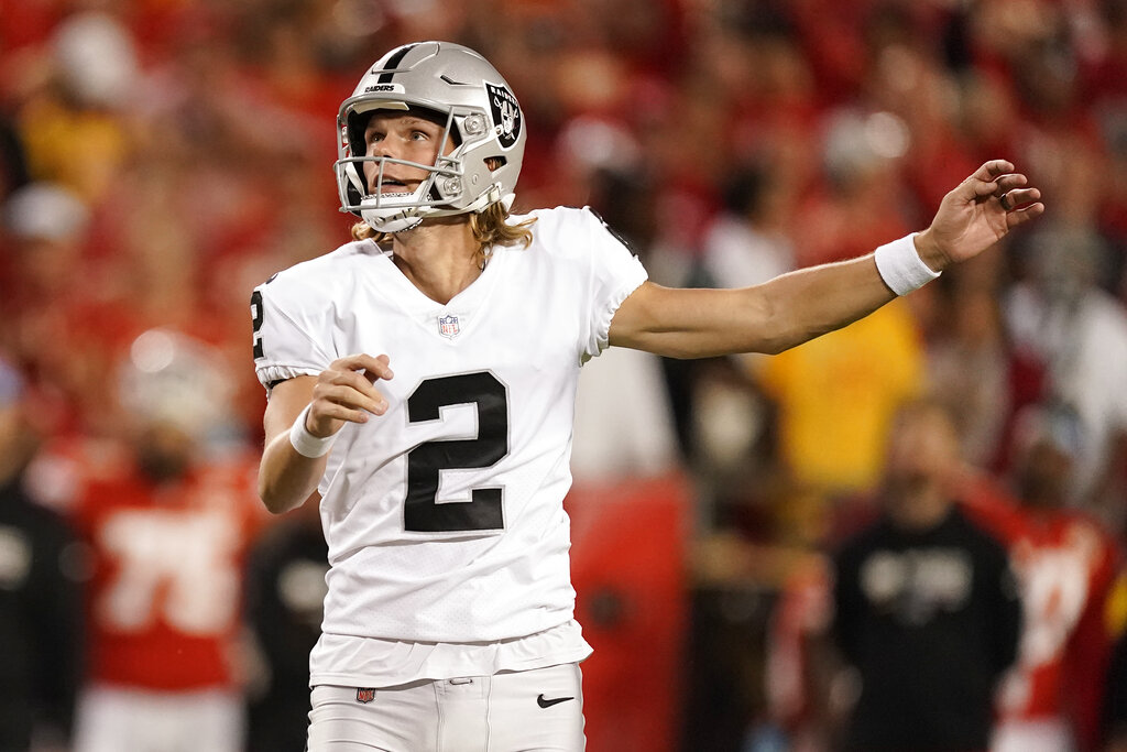 Raiders QB Derek Carr: 'I'm so proud of Lester Cotton' 