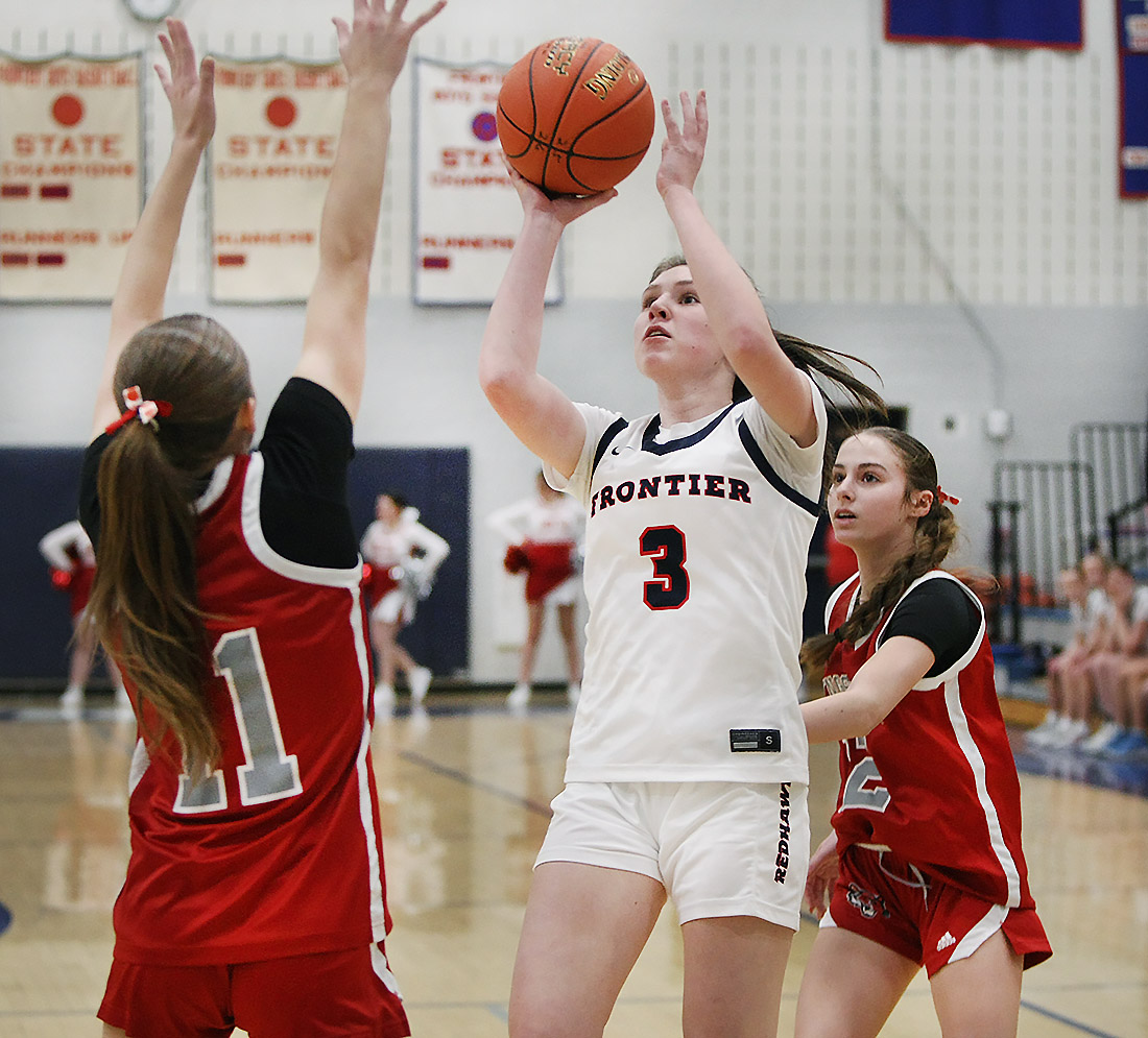 Tyngsbrough vs Frontier girls Div IV Basketball - masslive.com