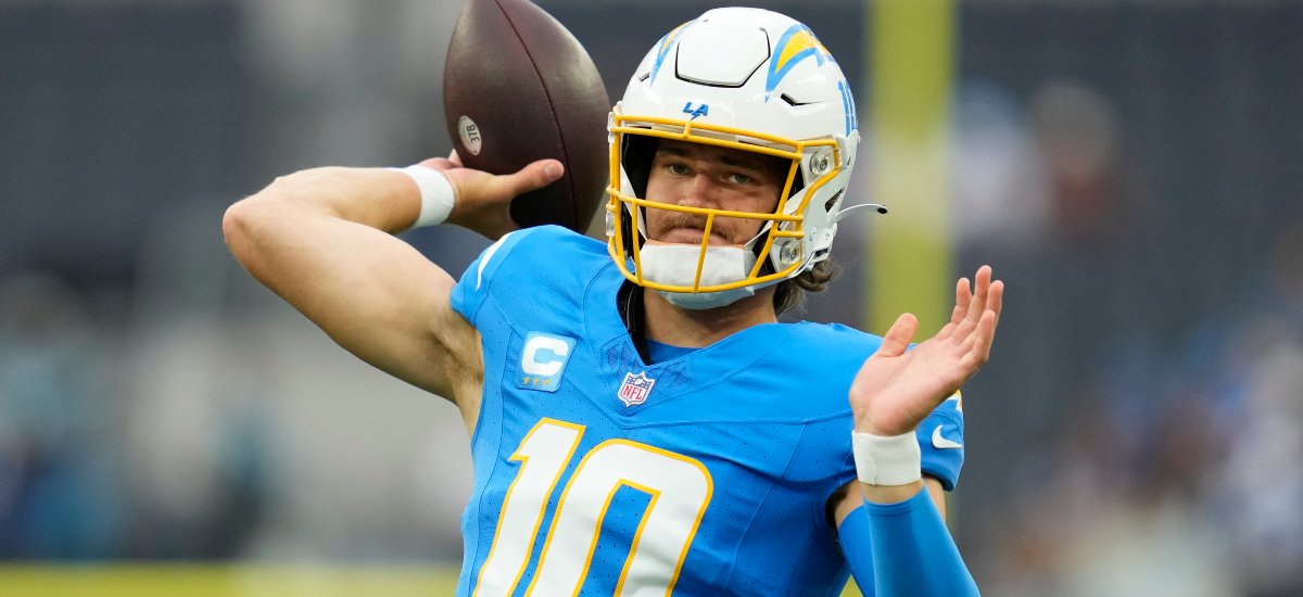 Justin Herbert 2, Los Angeles Chargers – Play Action Customs