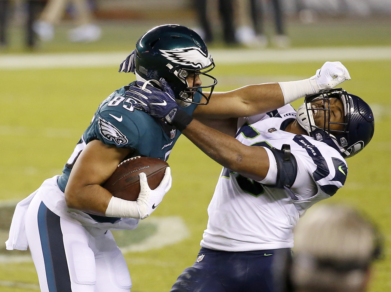 How Eagles' Landon Dickerson took Senior Bowl by storm without putting on a  helmet 