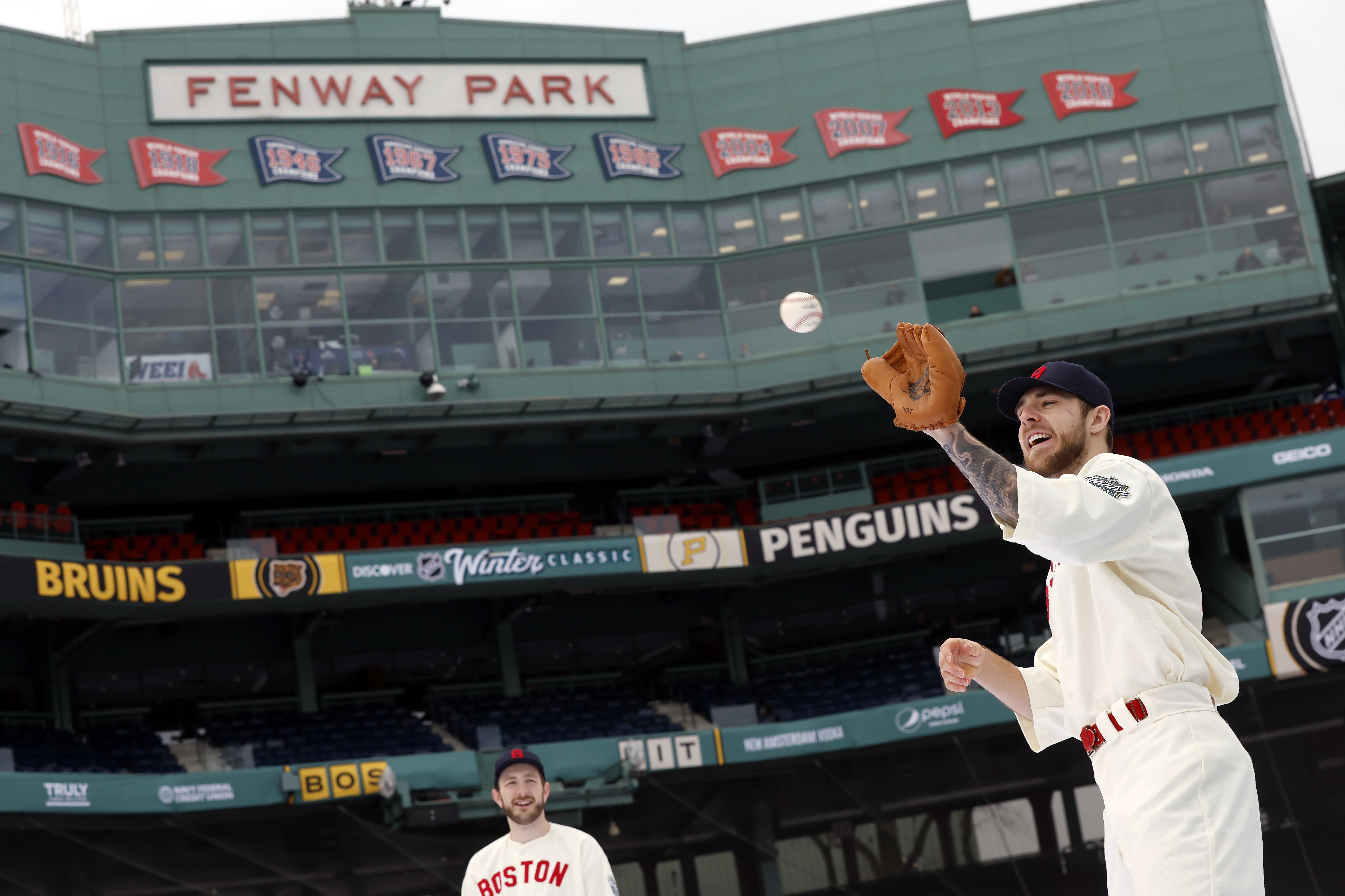 Winter Classic 2023 at Fenway Park - Penguins vs Bruins 18 x 24 Seri –  Phenom Gallery