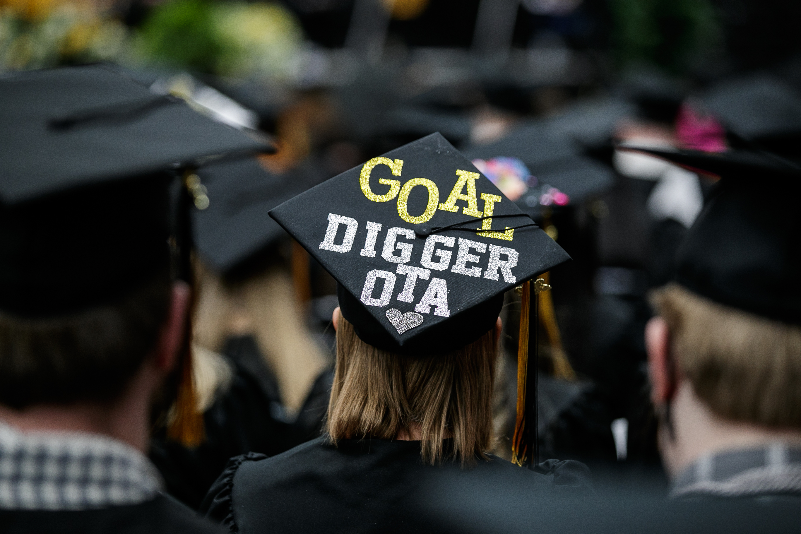 Nearly 400 graduates celebrate as Mott Community College hosts in ...