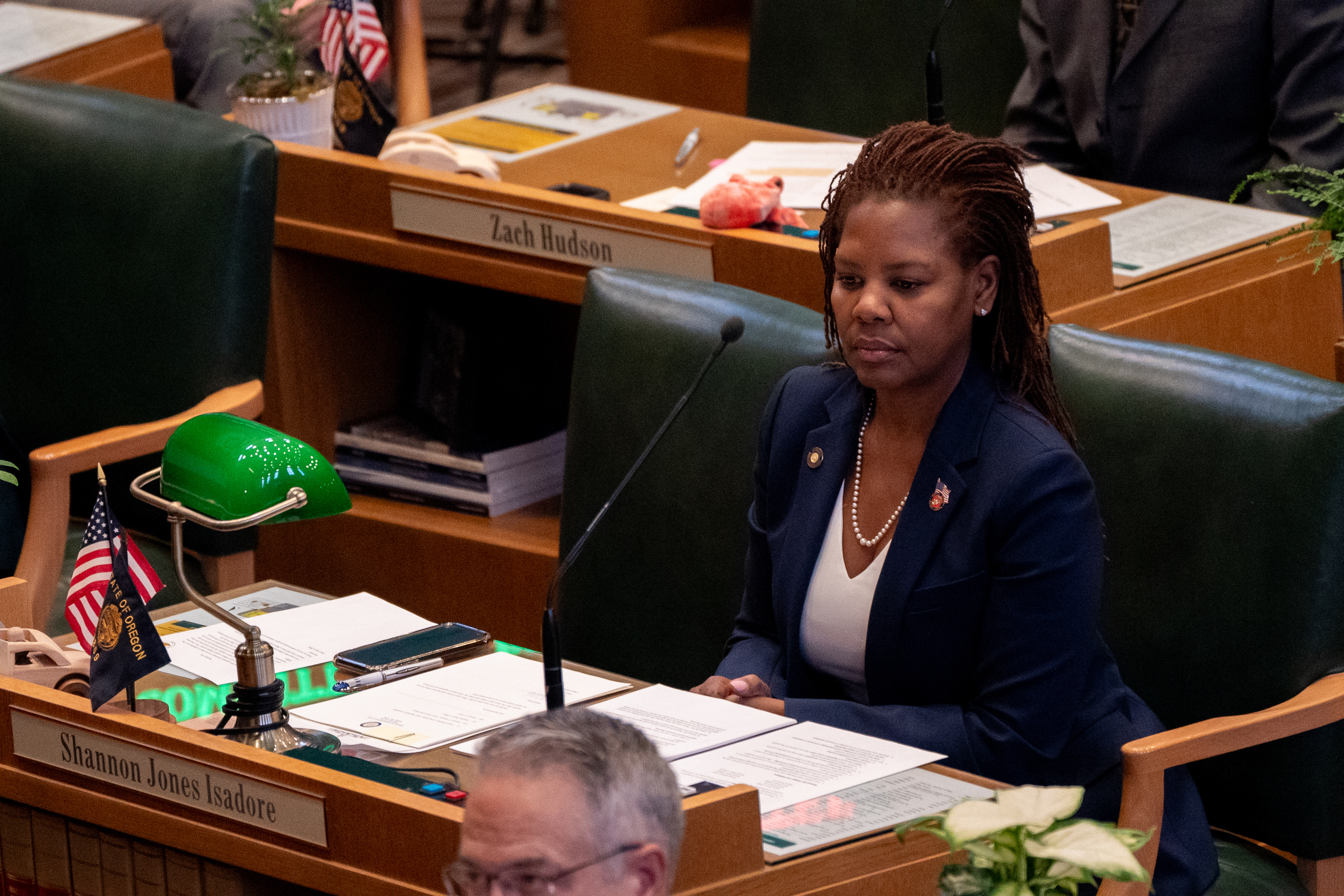 Oregon lawmakers sworn in at Salem Capitol January 2025 - oregonlive.com