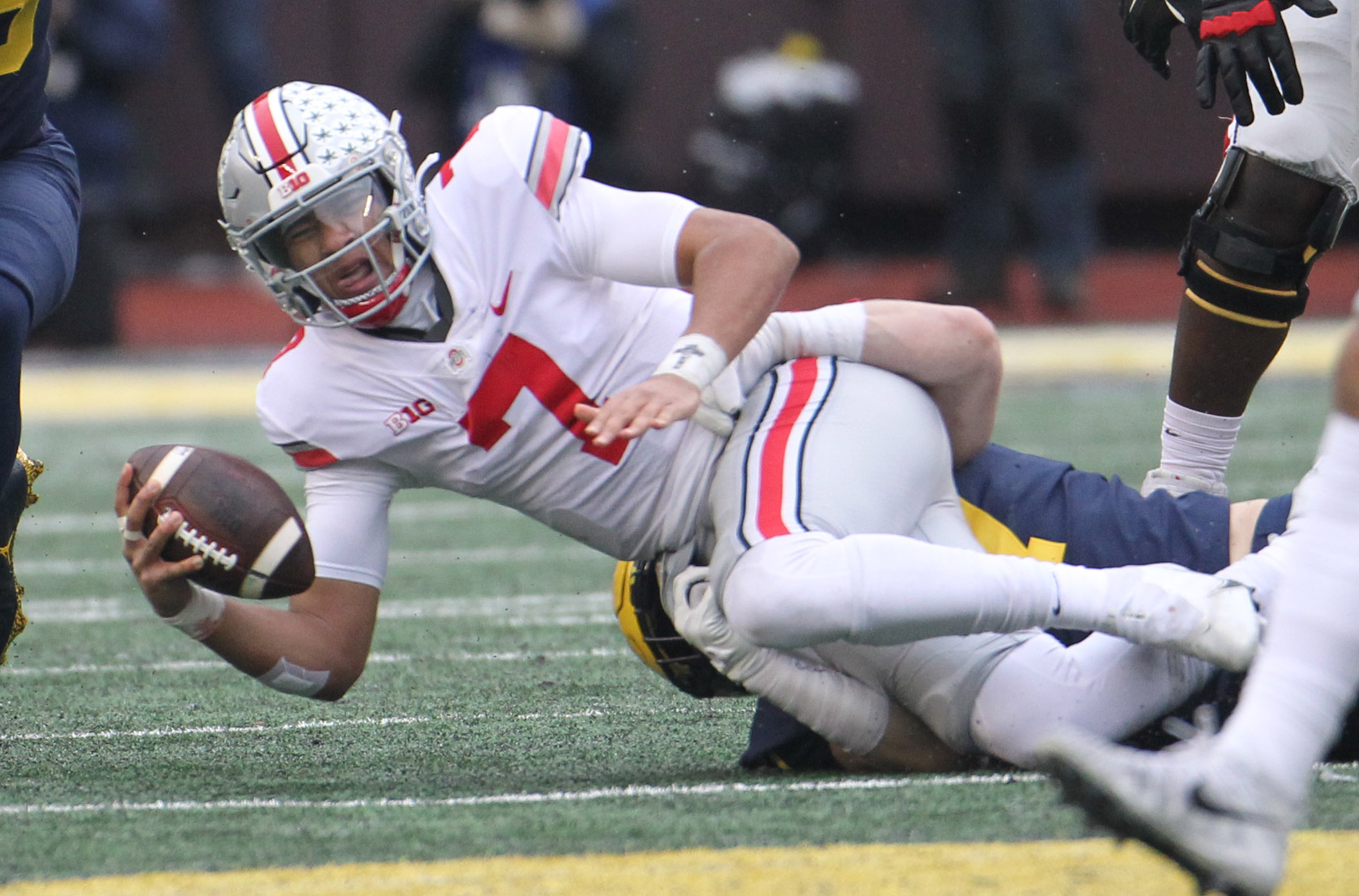 LeBron James gives shoutout to Ohio State's J.T. Tuimoloau during