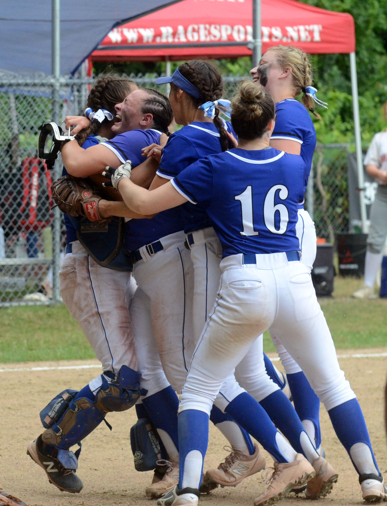 Turners Falls softball defeats Amesbury, wins first state title since 2017