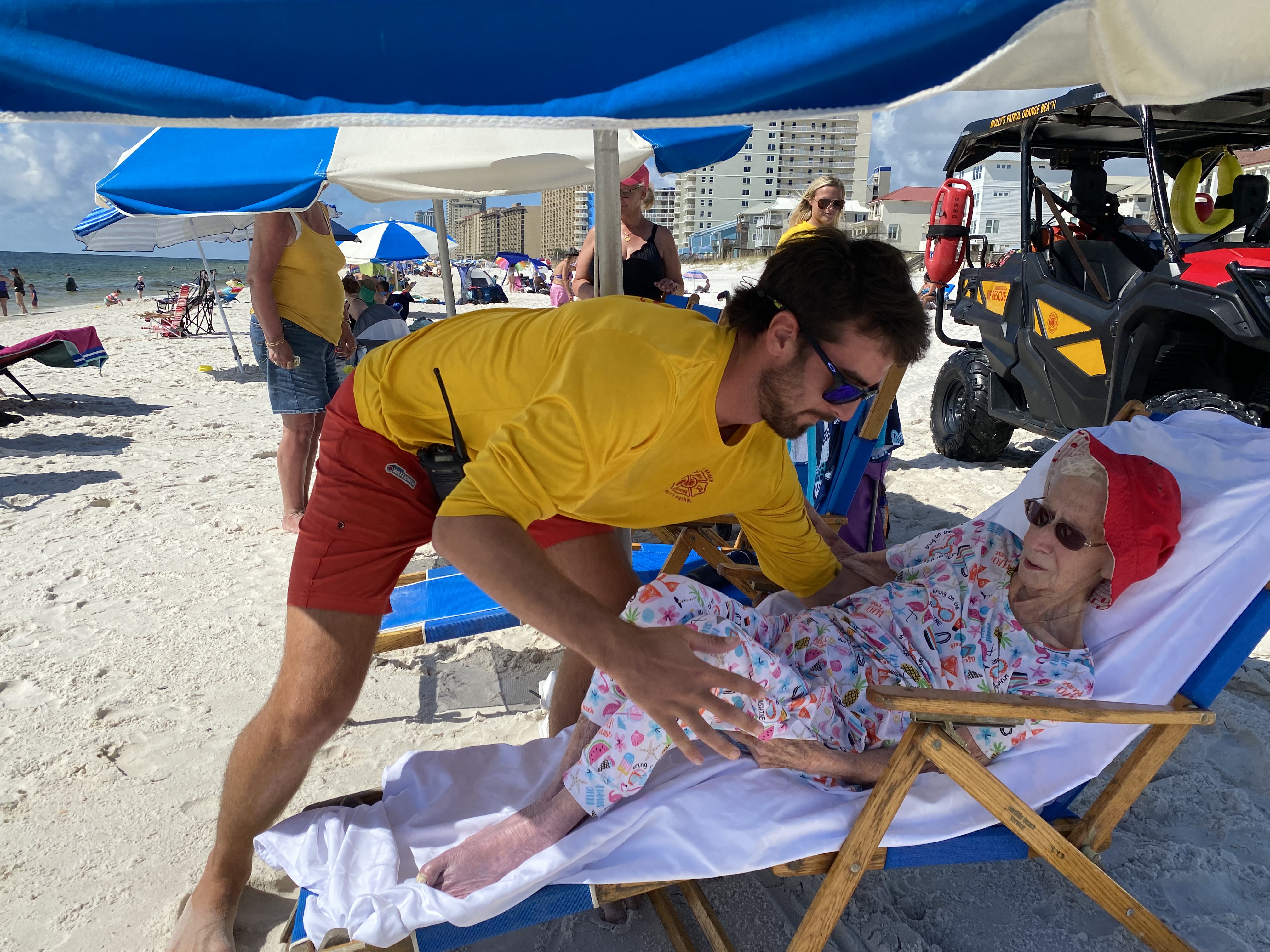 Alabama lifeguards help 95-year-old go to the beach - al.com