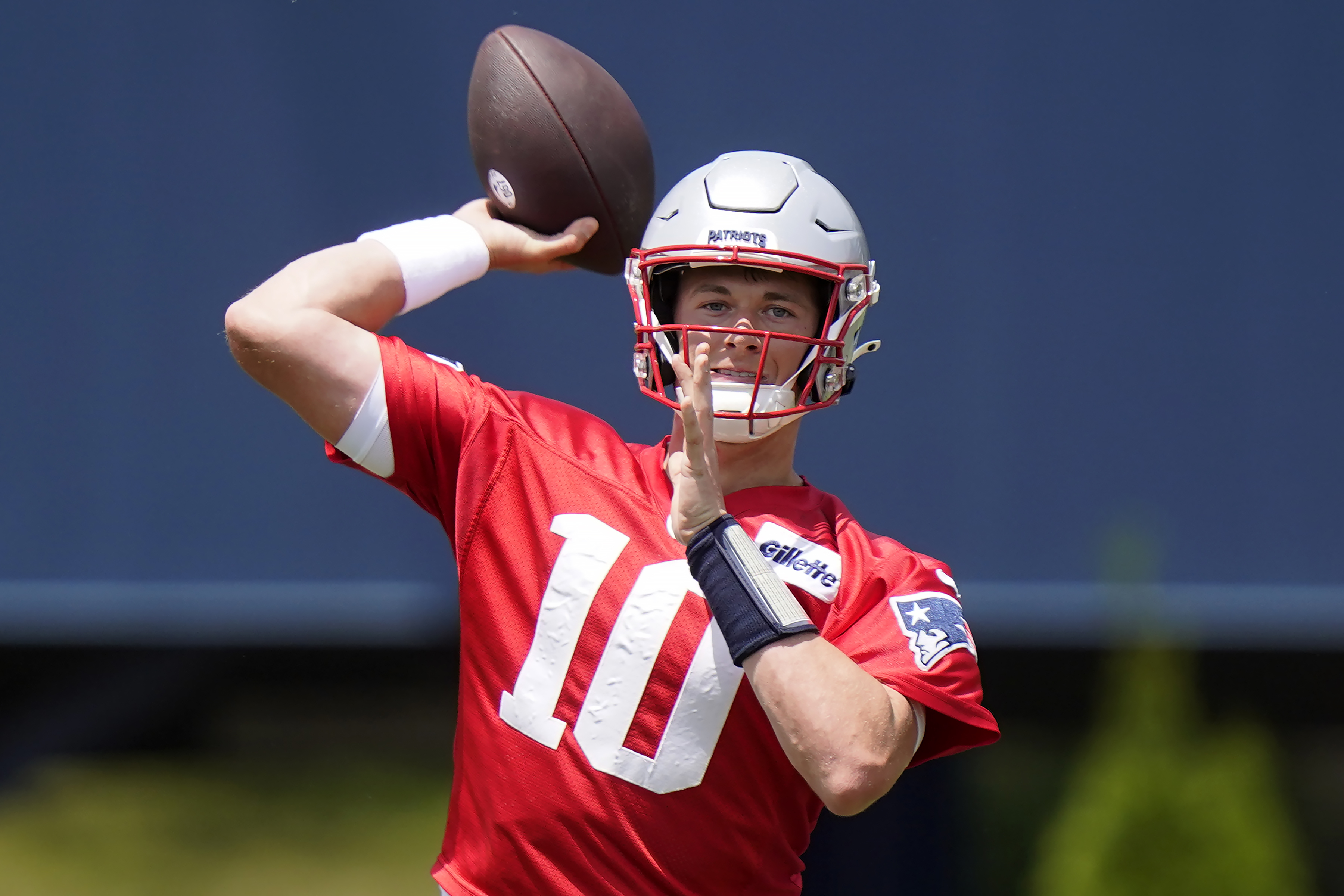 10 New England Patriots training camp observations: N'Keal Harry shows some  nastiness, J.J. Taylor delivers play of the day 