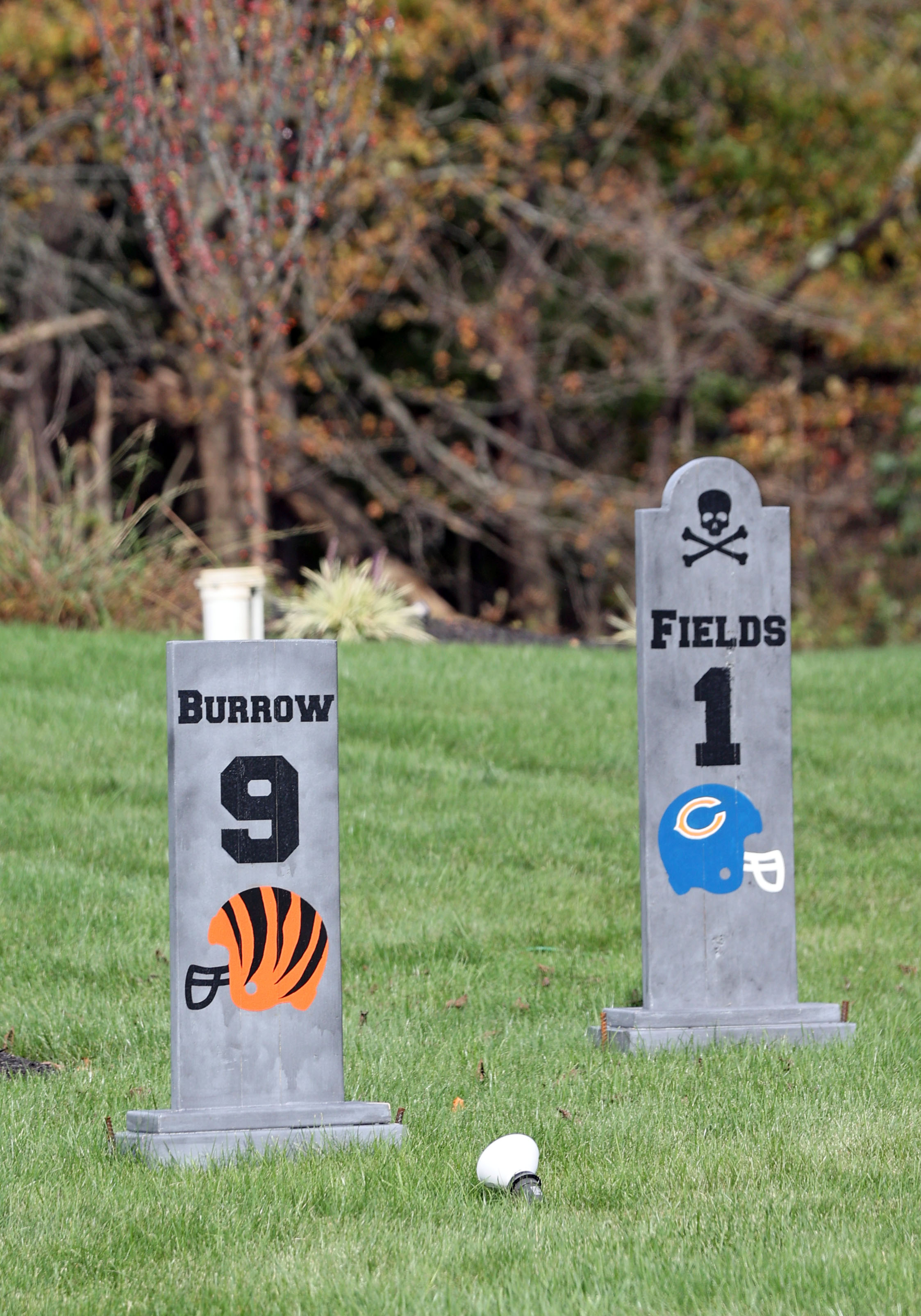 Browns' Myles Garrett Decorates Front Yard with NFL QB Gravestones