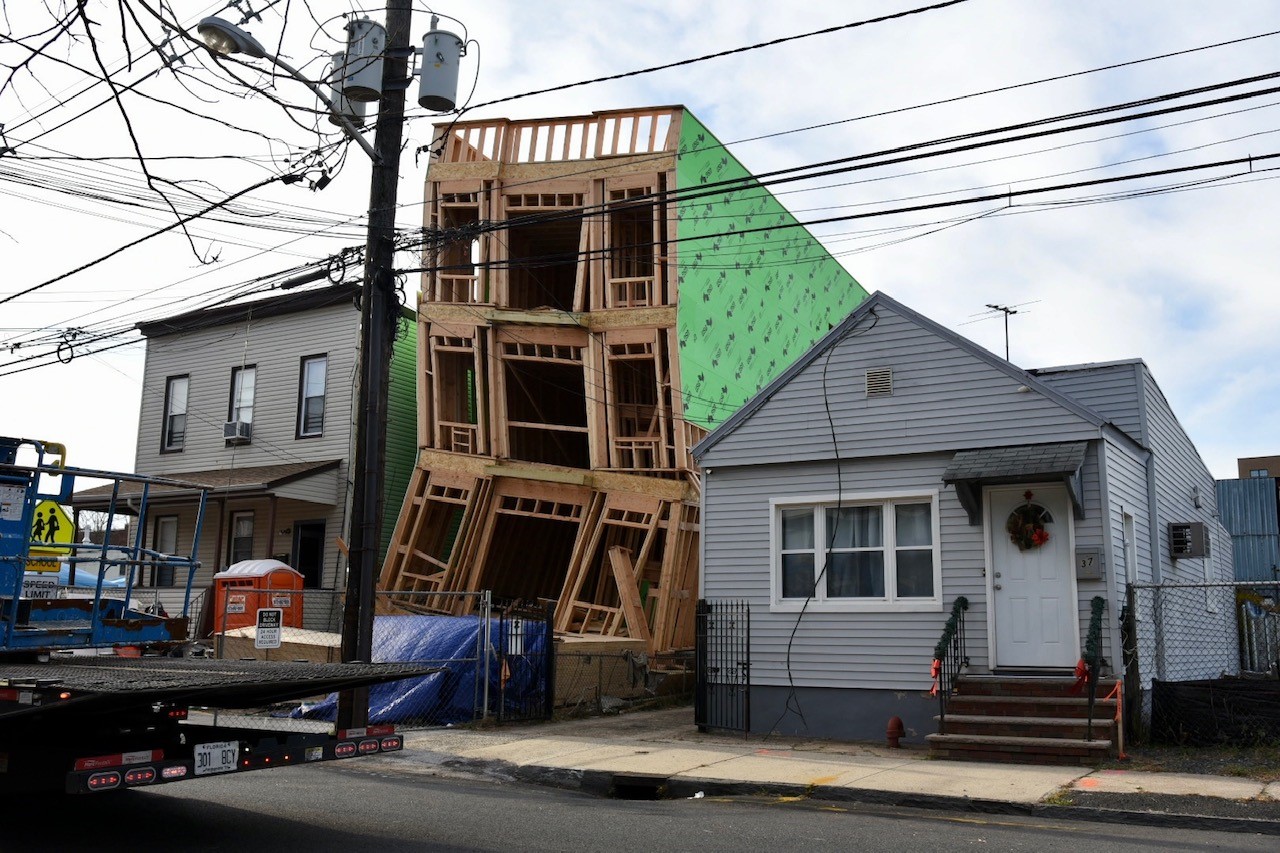 Collapse pins worker at East Rutherford, NJ construction site