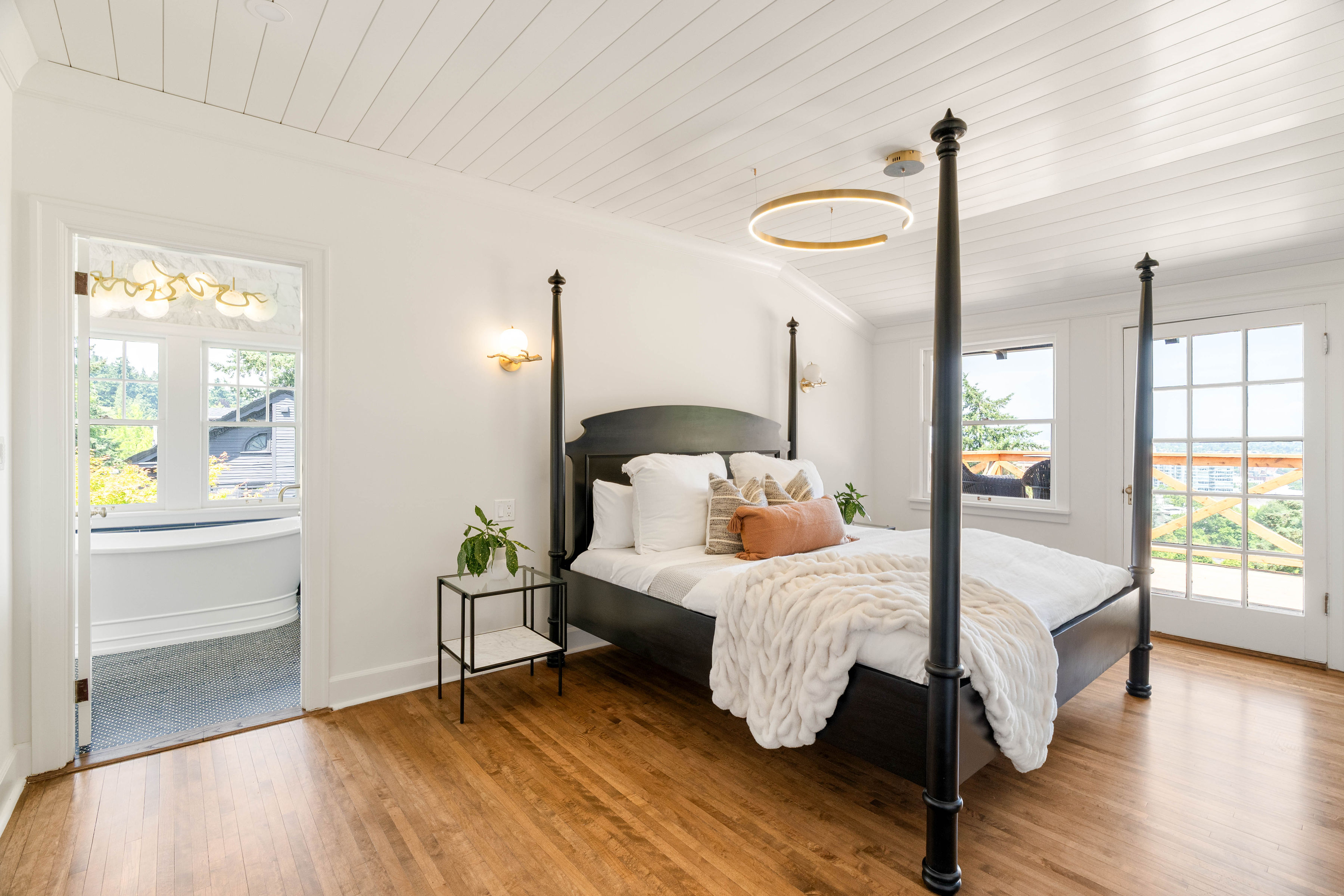 A 1907 Craftsman house at 1442 S.W. Vista Ave. in Southwest Portland is for sale by Aaron Moomaw and Lauren Moomaw of Cascade Hasson Sotheby’s International Realty. Stacks Photo Company