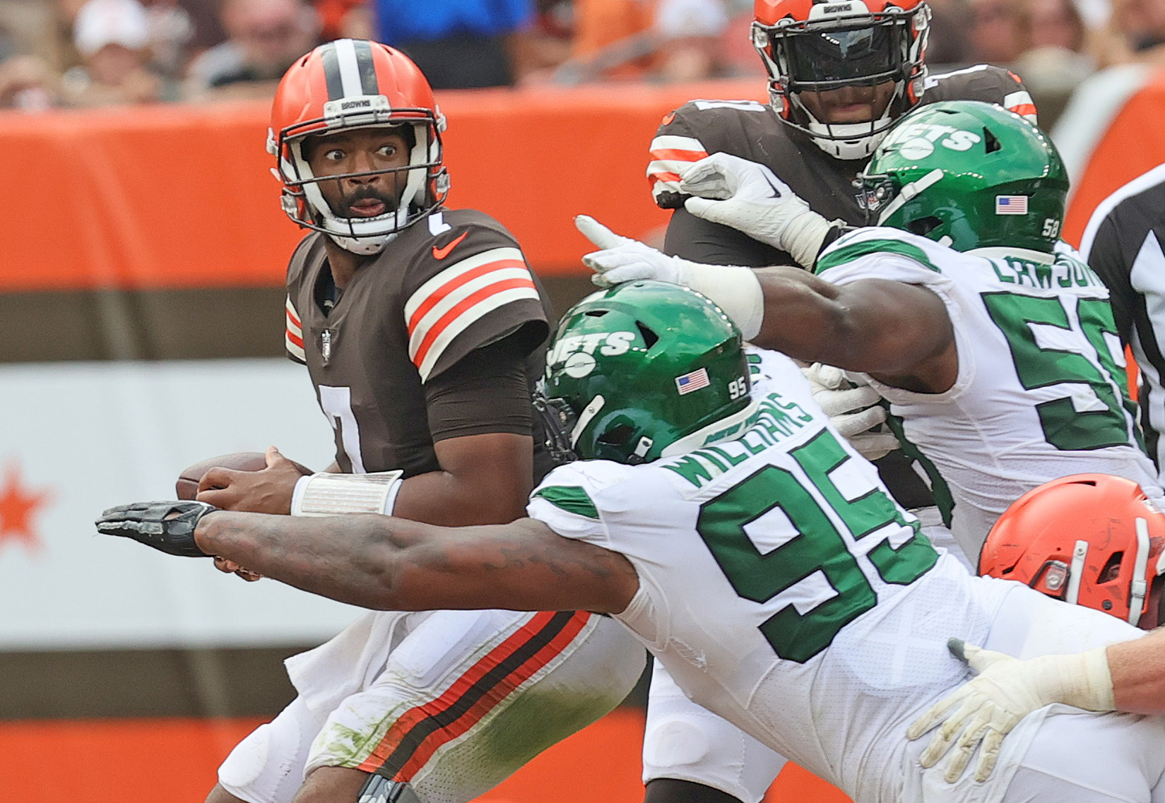 Our favorite photos from Cleveland Browns' 23-16 loss to the New York Jets:   photographers 