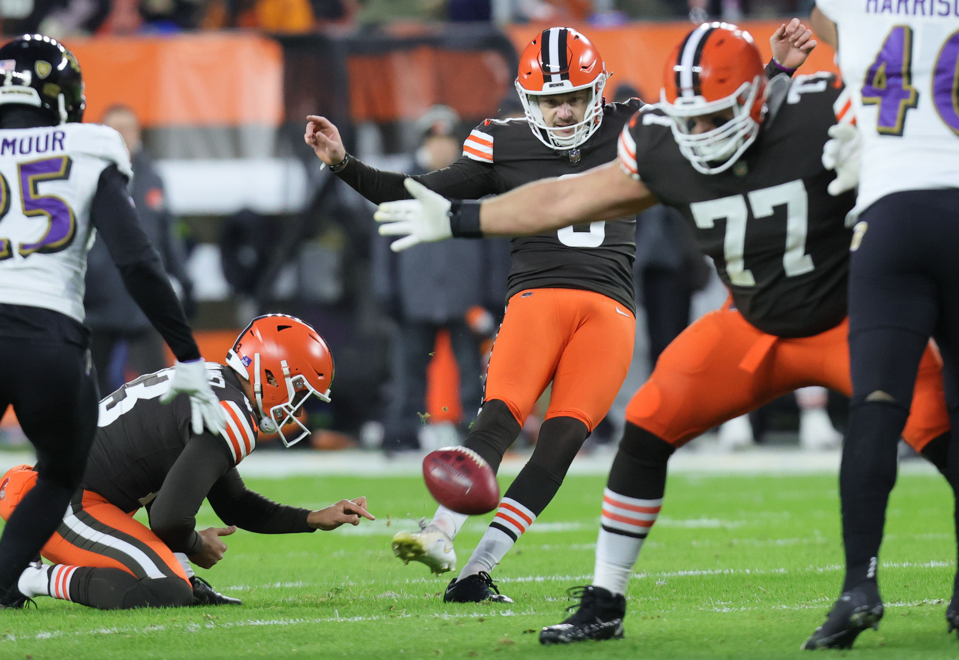 Watson throws TD, wins home debut as Browns defeat Ravens 13-3