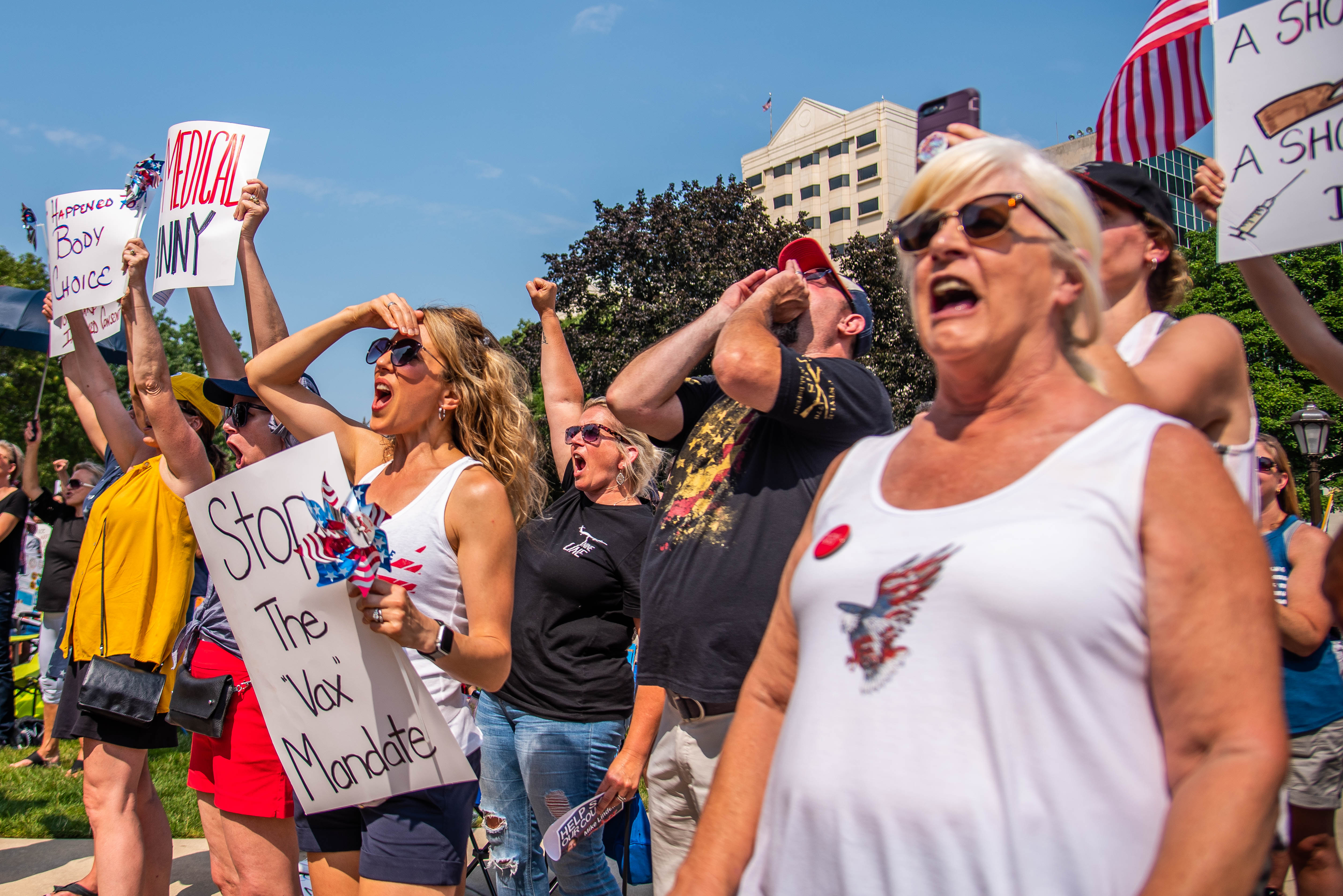 Hundreds Gather Outside Michigan Capitol For Anti-vaccine Mandate Rally ...