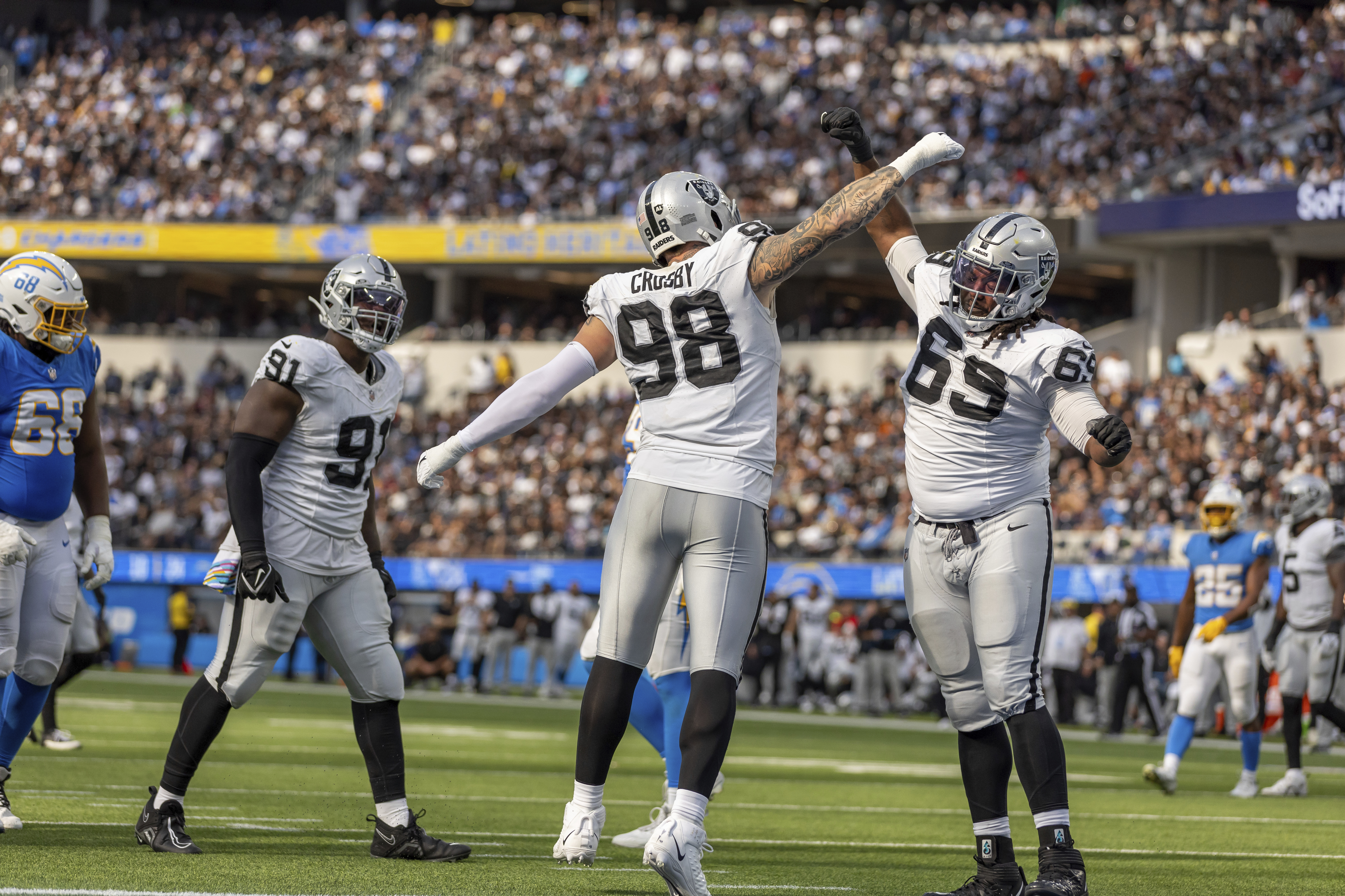 Chargers vs. Raiders livestreams: Watch the Week 1 NFL matchup live