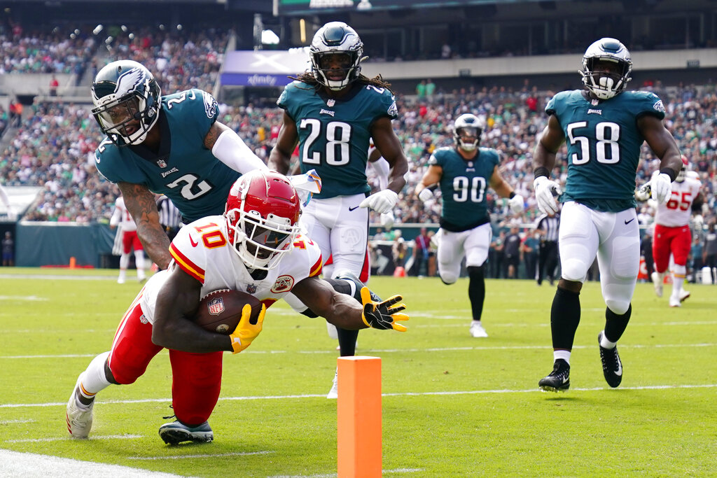 State NFL roundup: Tyreek Hill ringing up big stats 