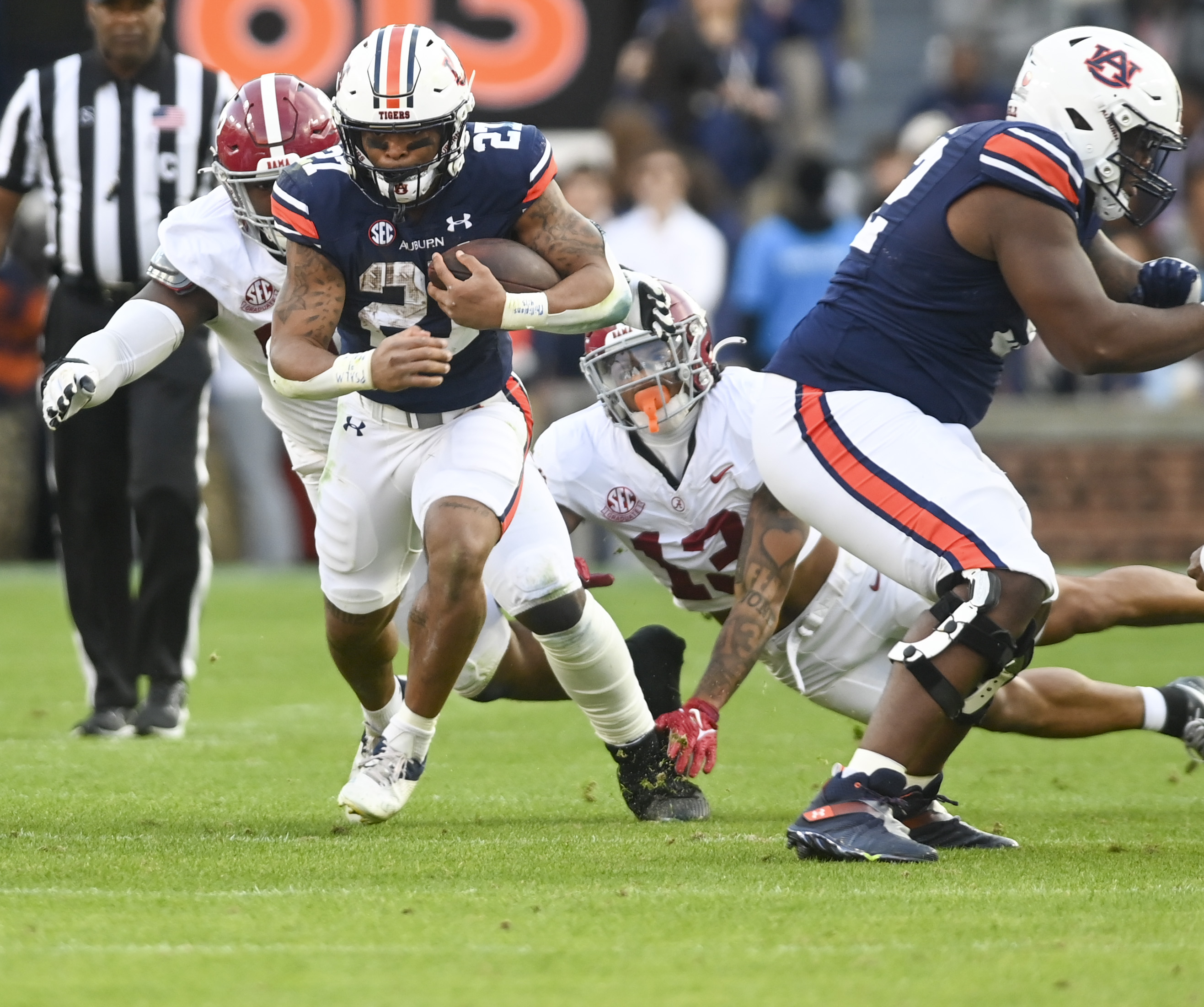 Auburn RB Jarquez Hunter undecided if he will return for 2024 season -  al.com