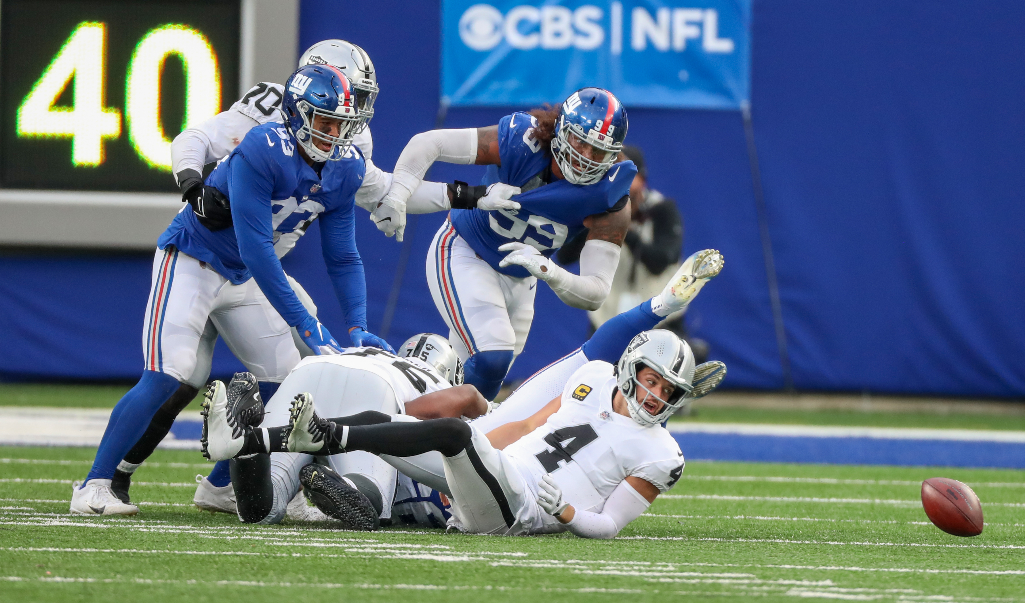 Raiders fall to Giants 23-16, drop to 5-3 on season