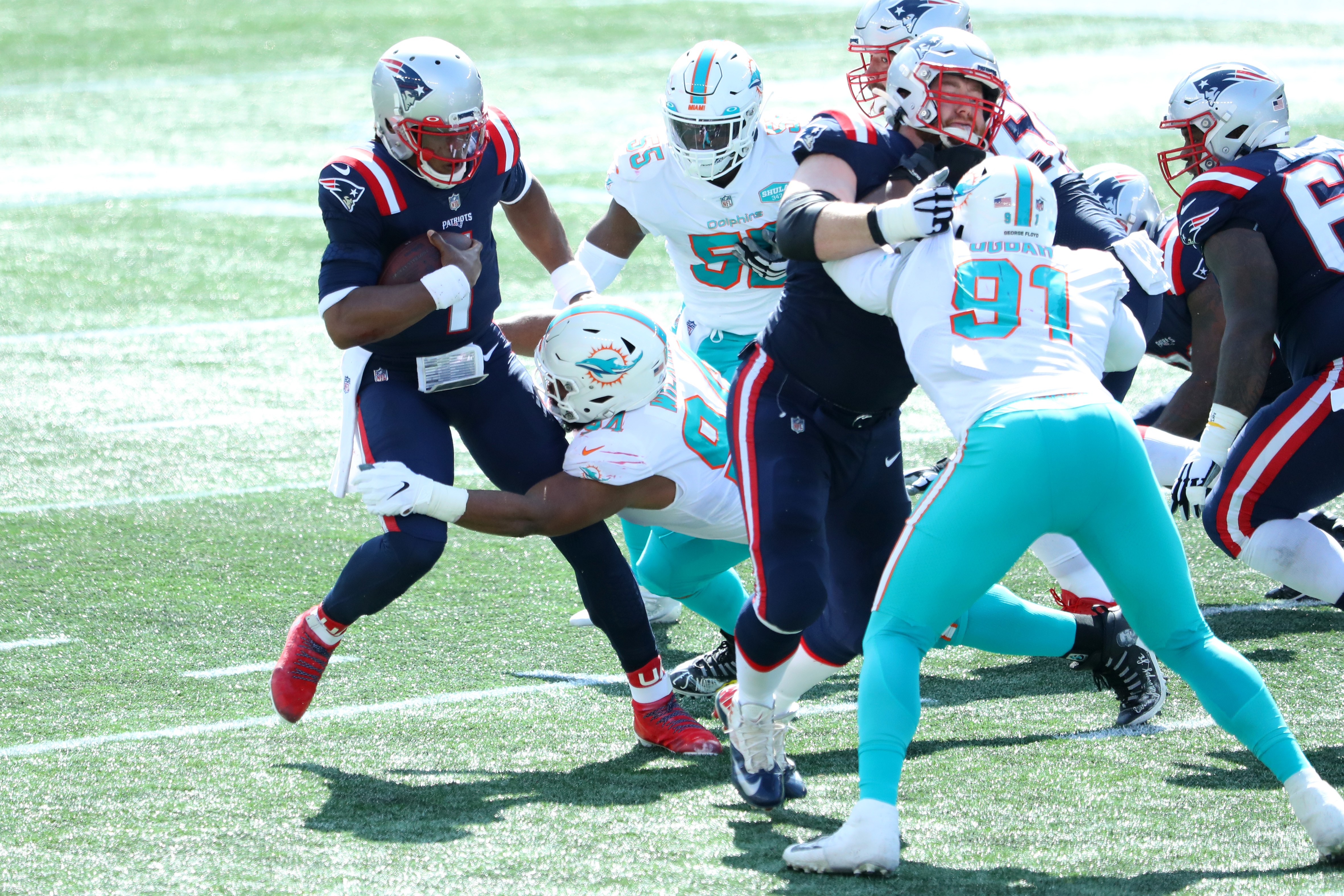 Springfield's Christian Wilkins breaks single-season tackle record for  defensive tackles in Dolphins' win over Patriots 