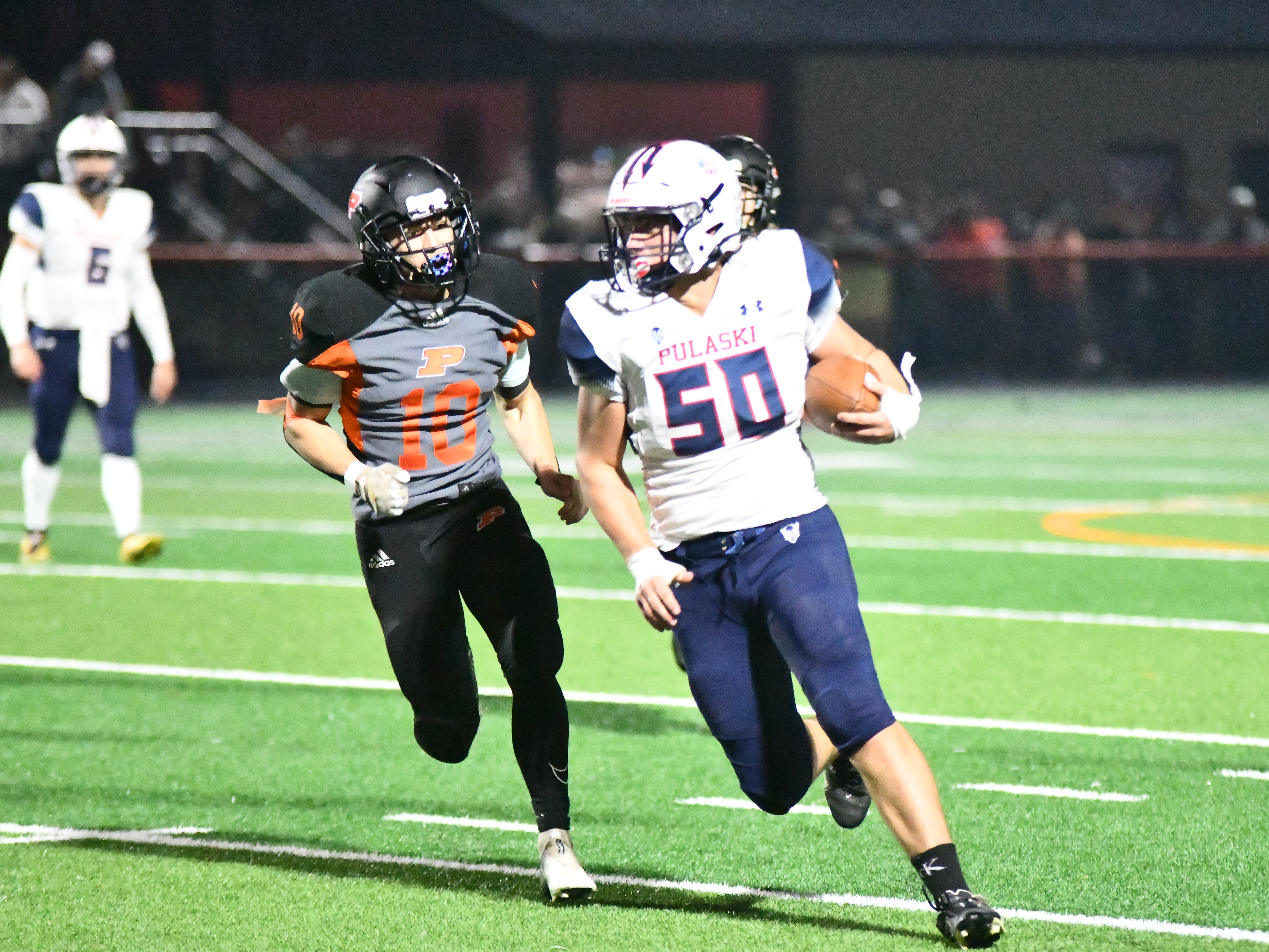 Pulaski cruises through Phoenix in Independent football Division