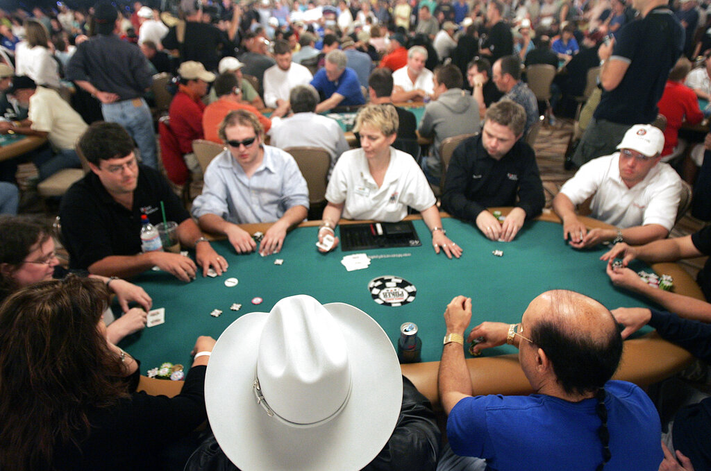 Představitelé World Series of Poker vyšetřují obvinění z podvádění během turnaje v Las Vegas s vysokými sázkami