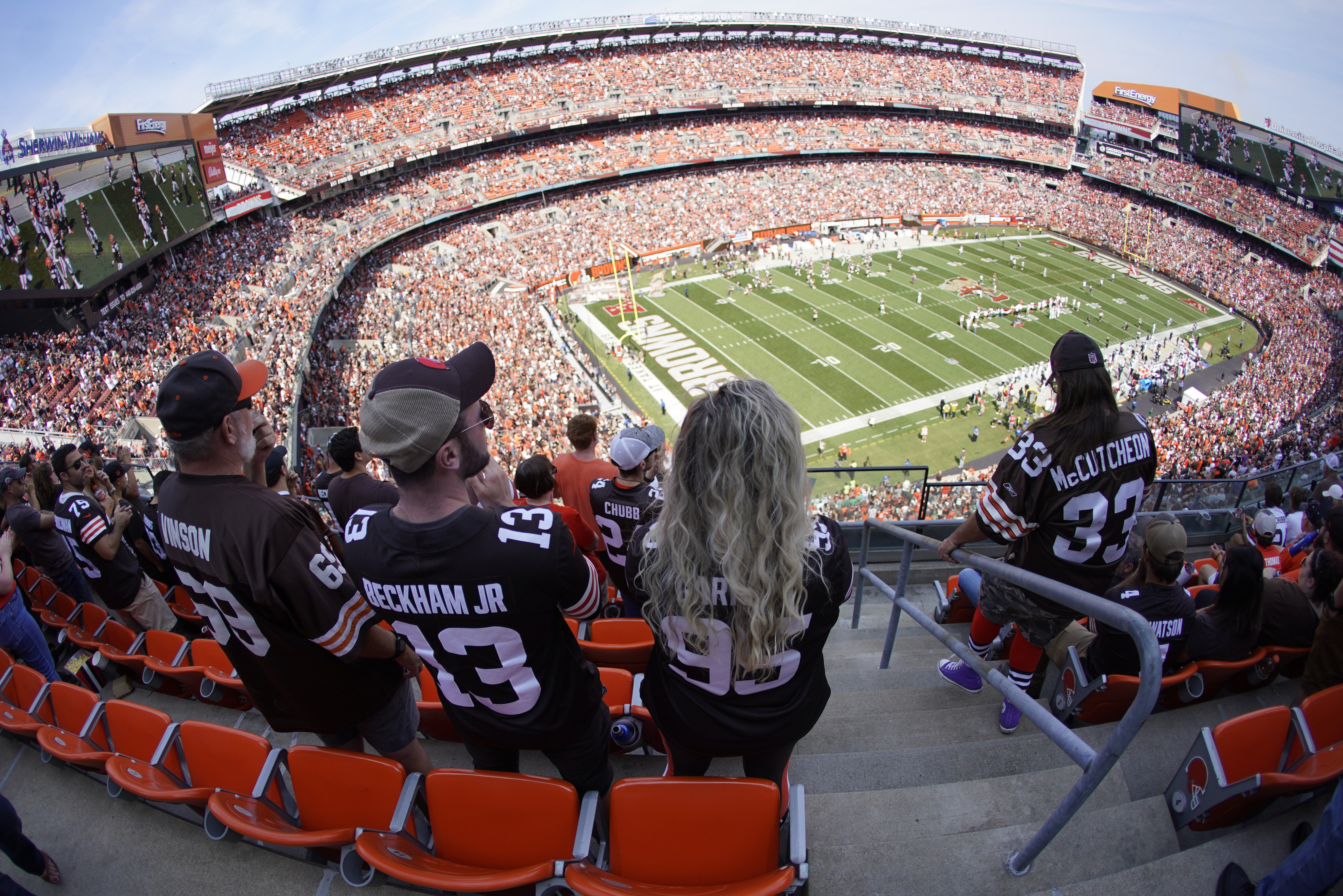 Patriots, Browns Fans Unite With 'F--- The Yankees' Chant During