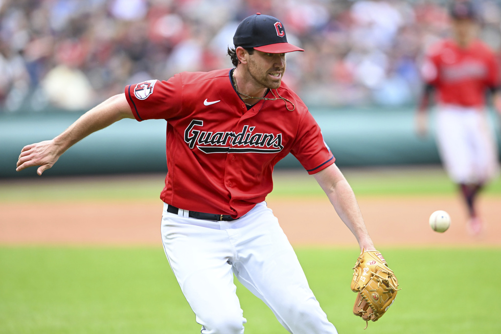 Guardians Shane Bieber to rehab at Canal Park Tuesday