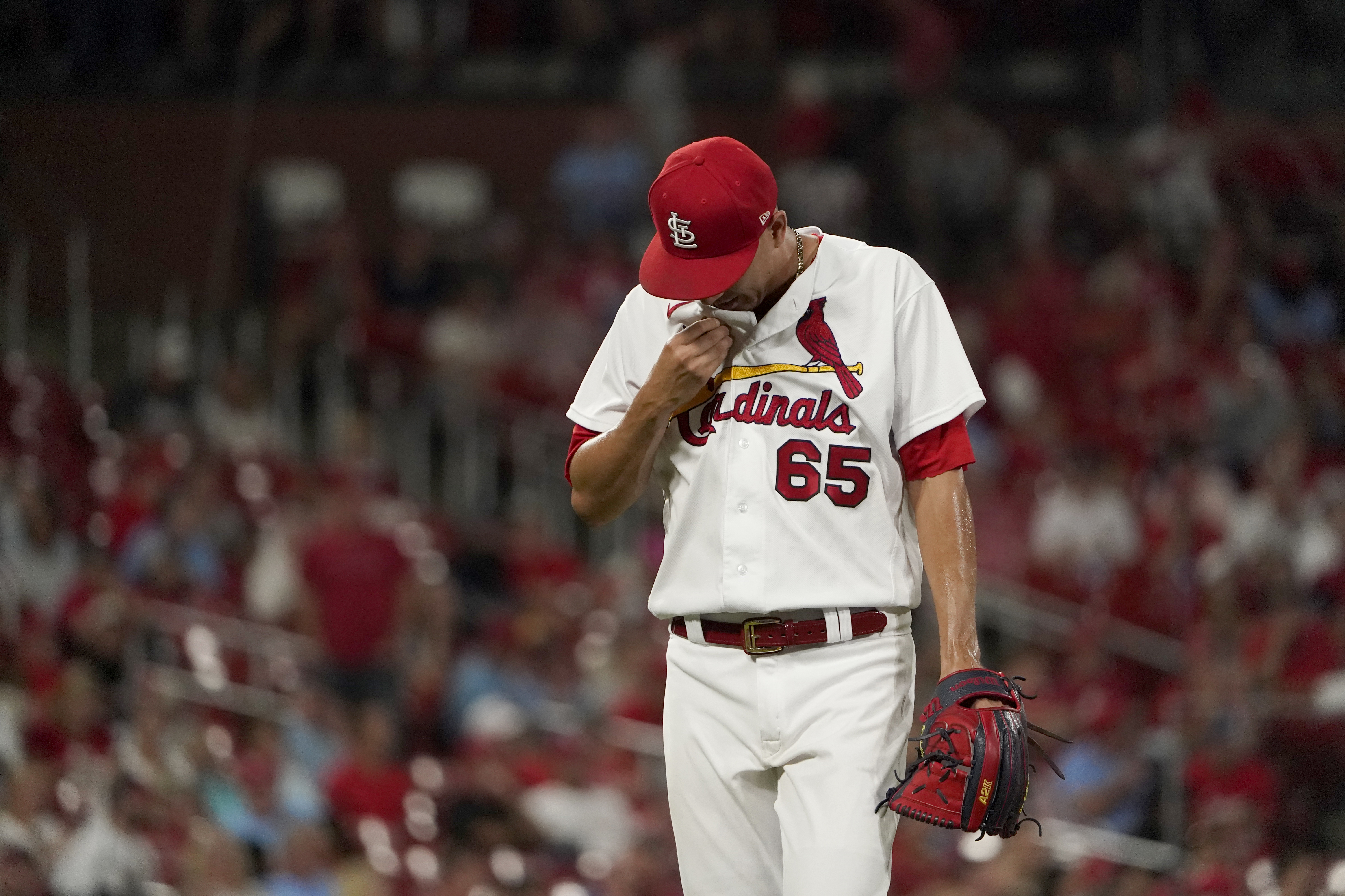 St. Louis Cardinals Sign 10-year Contract Extension with Mercy as Official  Medical Provider