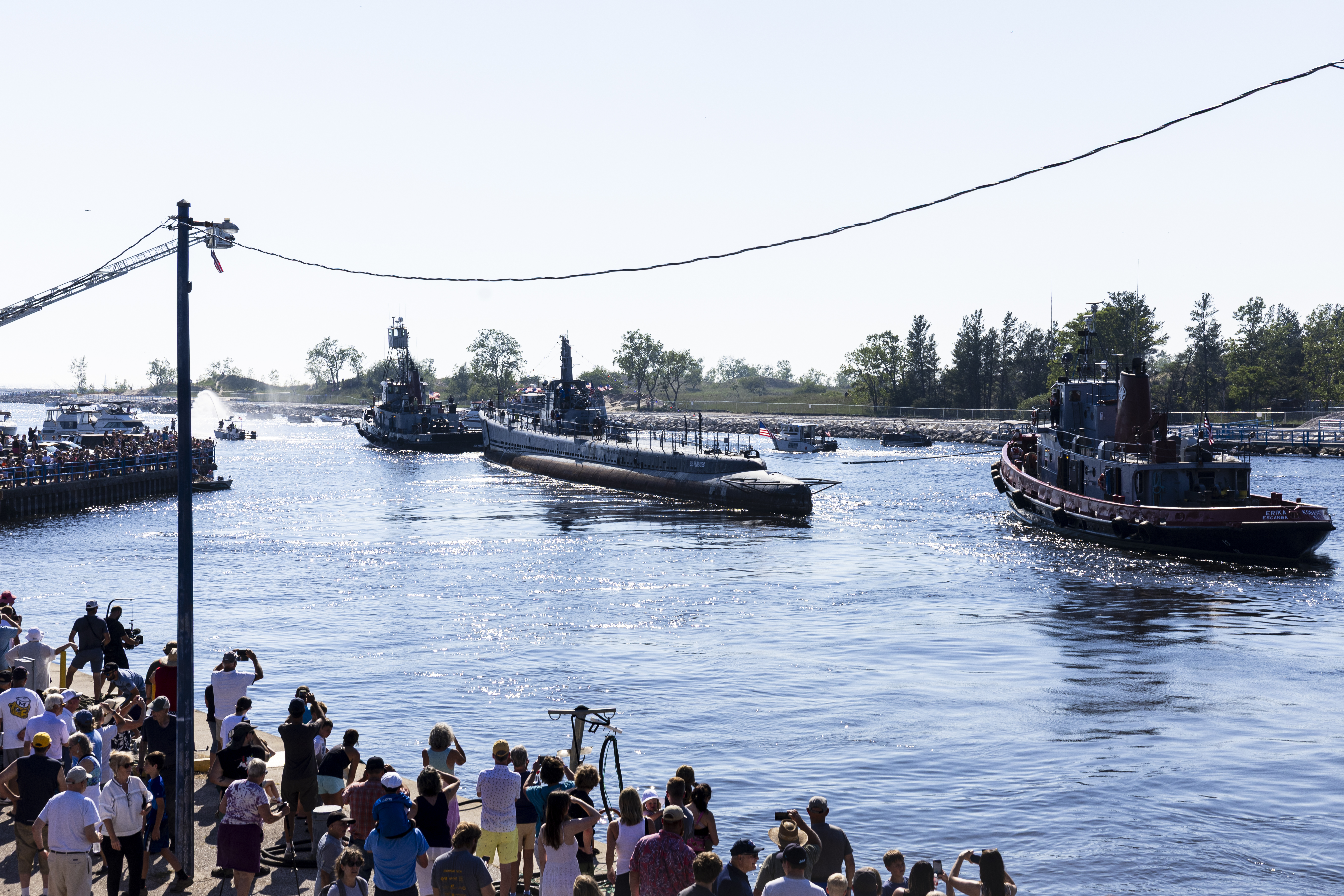 USS Silversides SS-236 departs Muskegon for journey across Lake