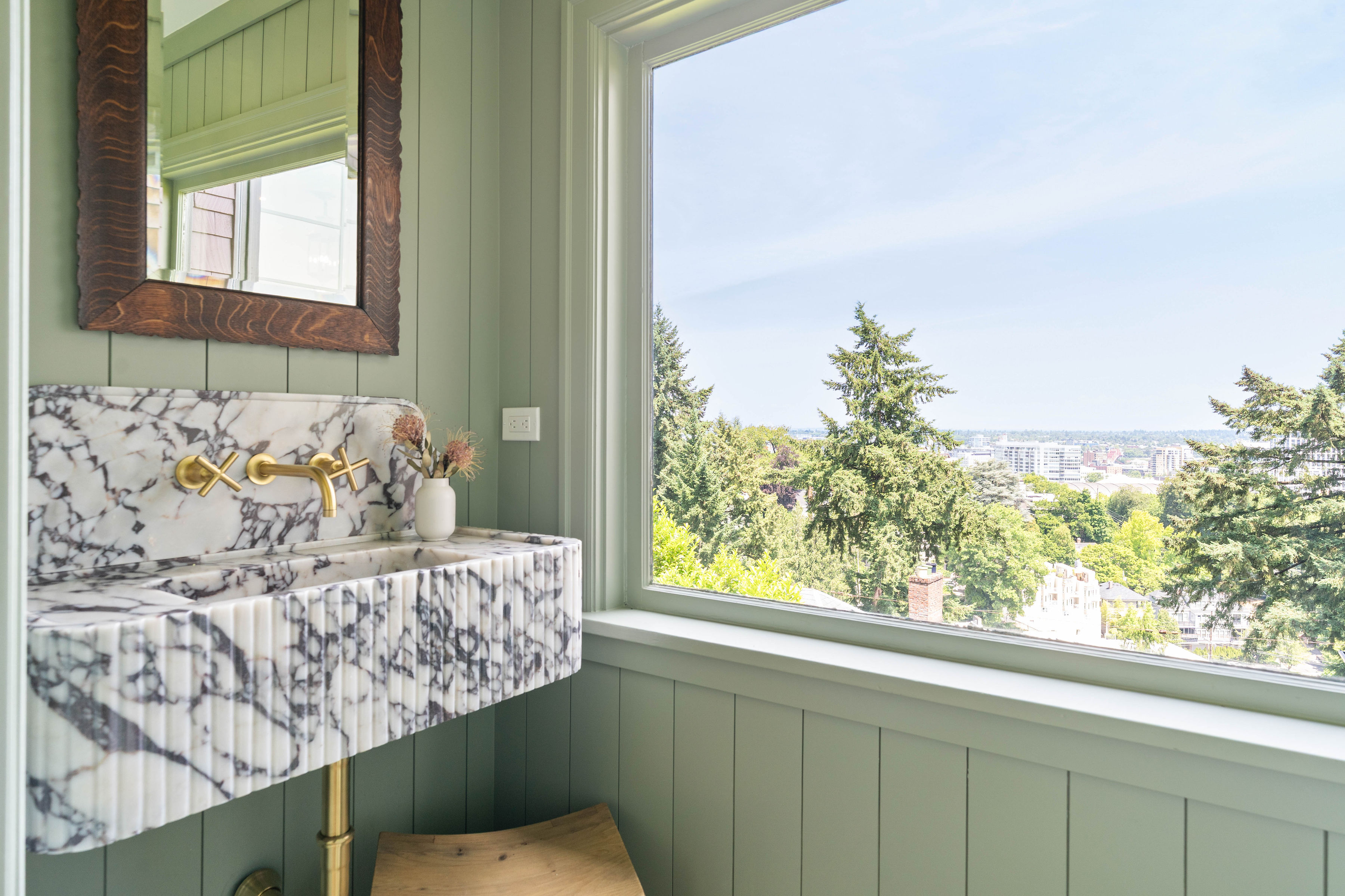 A 1907 Craftsman house at 1442 S.W. Vista Ave. in Southwest Portland is for sale by Aaron Moomaw and Lauren Moomaw of Cascade Hasson Sotheby’s International Realty. Stacks Photo Company