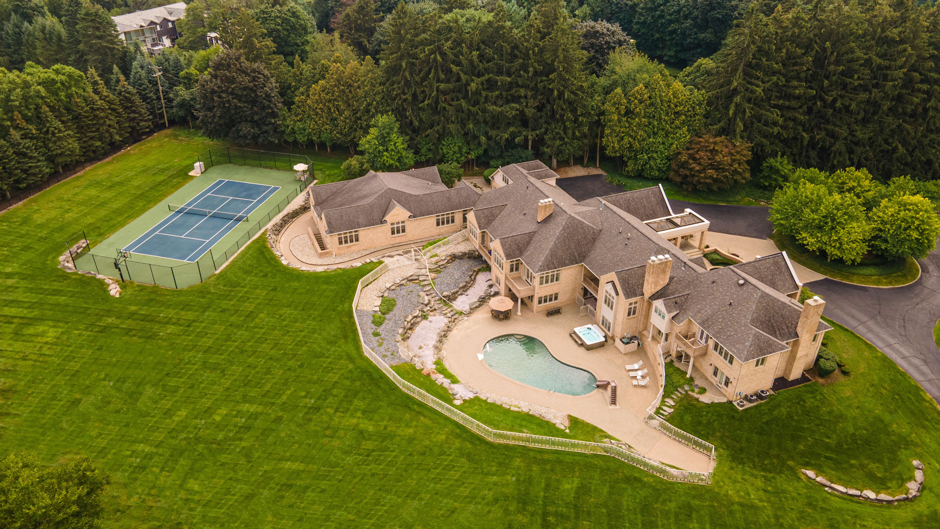 1100 Orchard Ridge Rd, Bloomfield Hills, Michigan on market