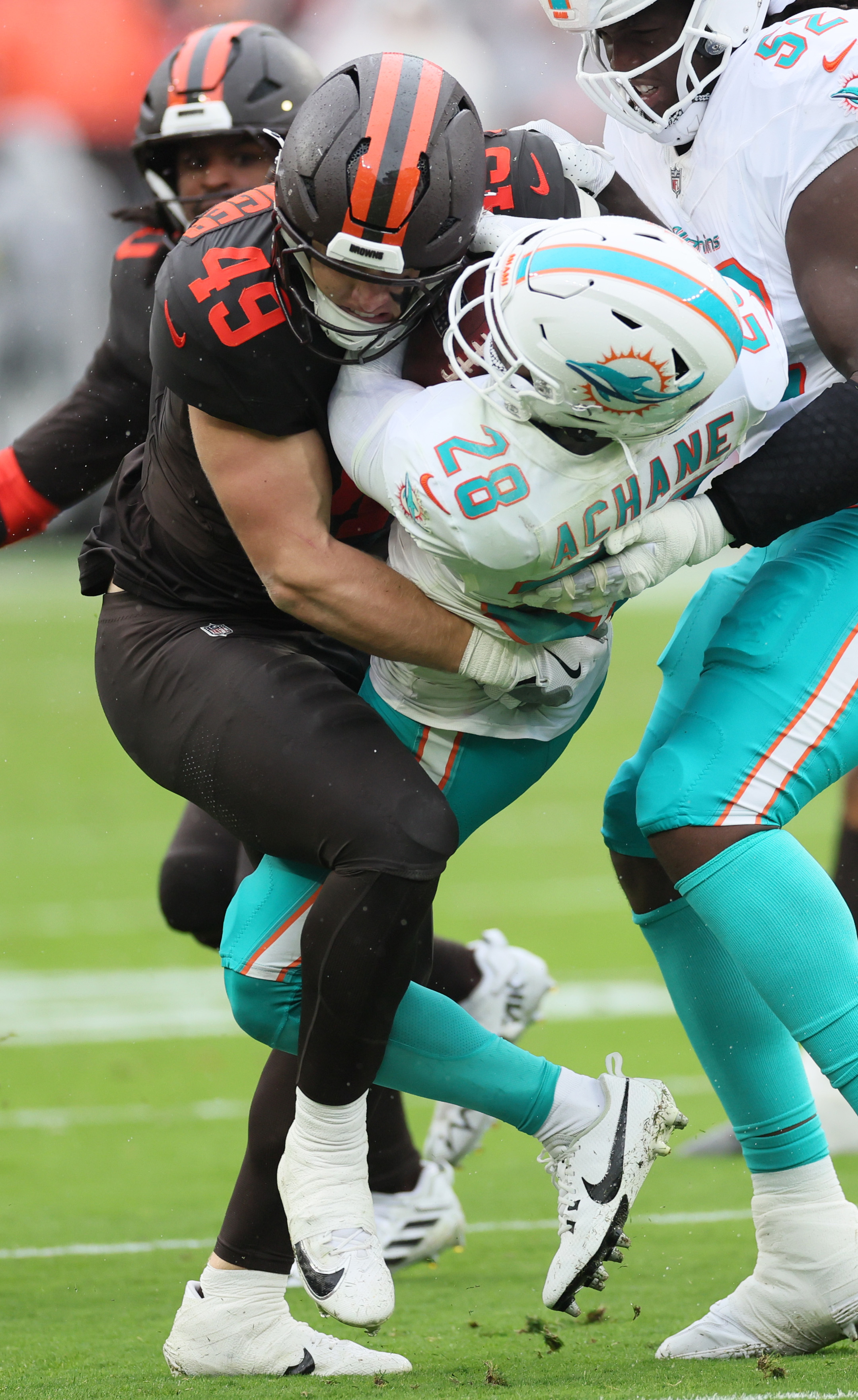 Cleveland Browns defense vs. Miami Dolphins, October 19, 2025 ...