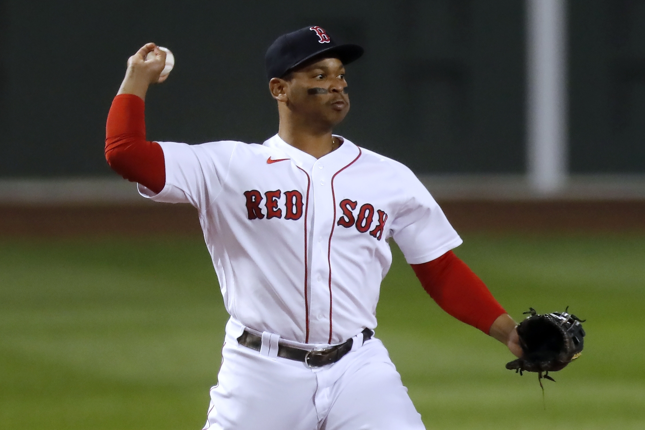 Red Sox star Rafael Devers has hilarious reaction to missing a