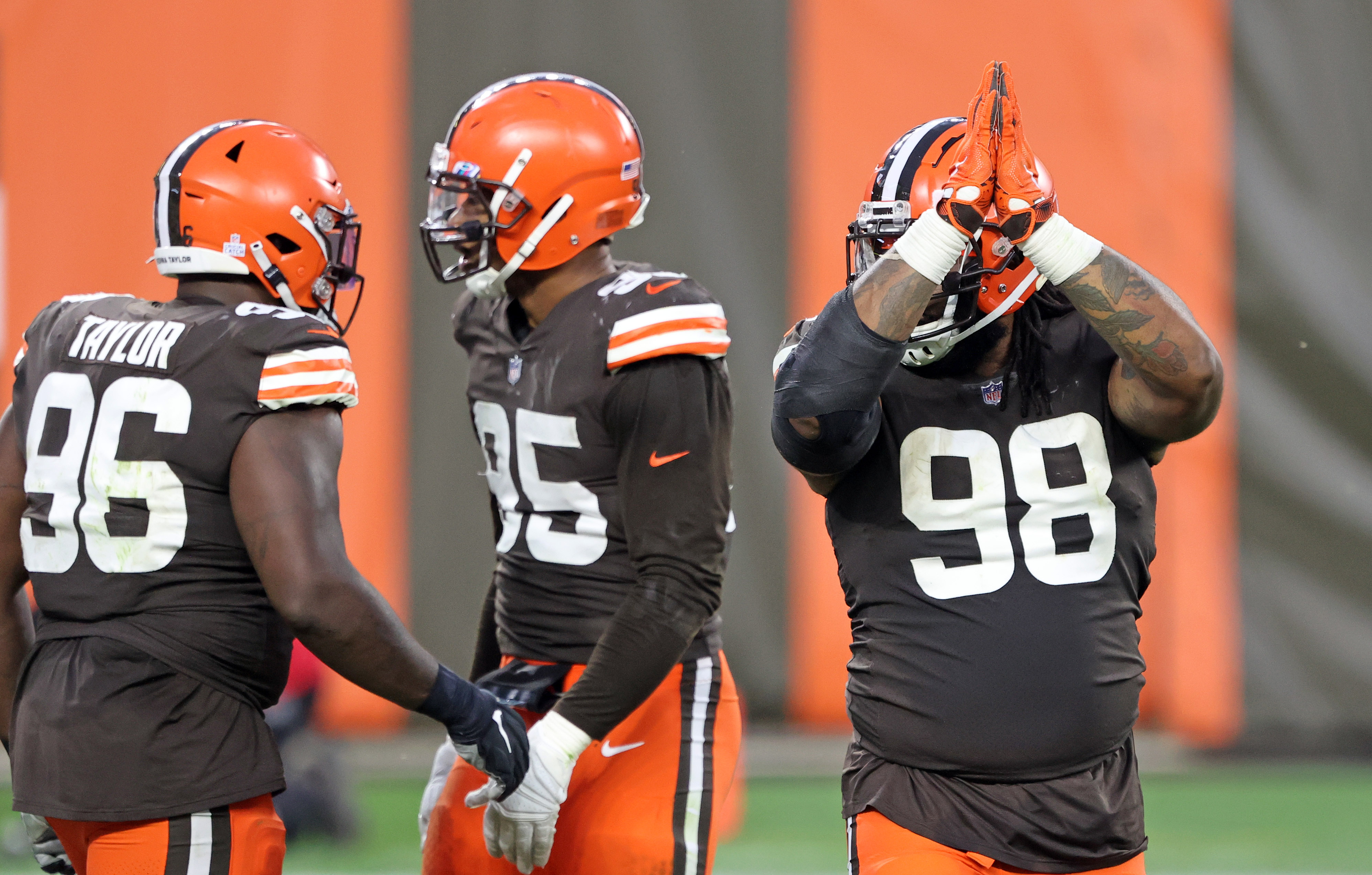 Browns midseason grades on defense: Who has been elite, average and  replaceable? 