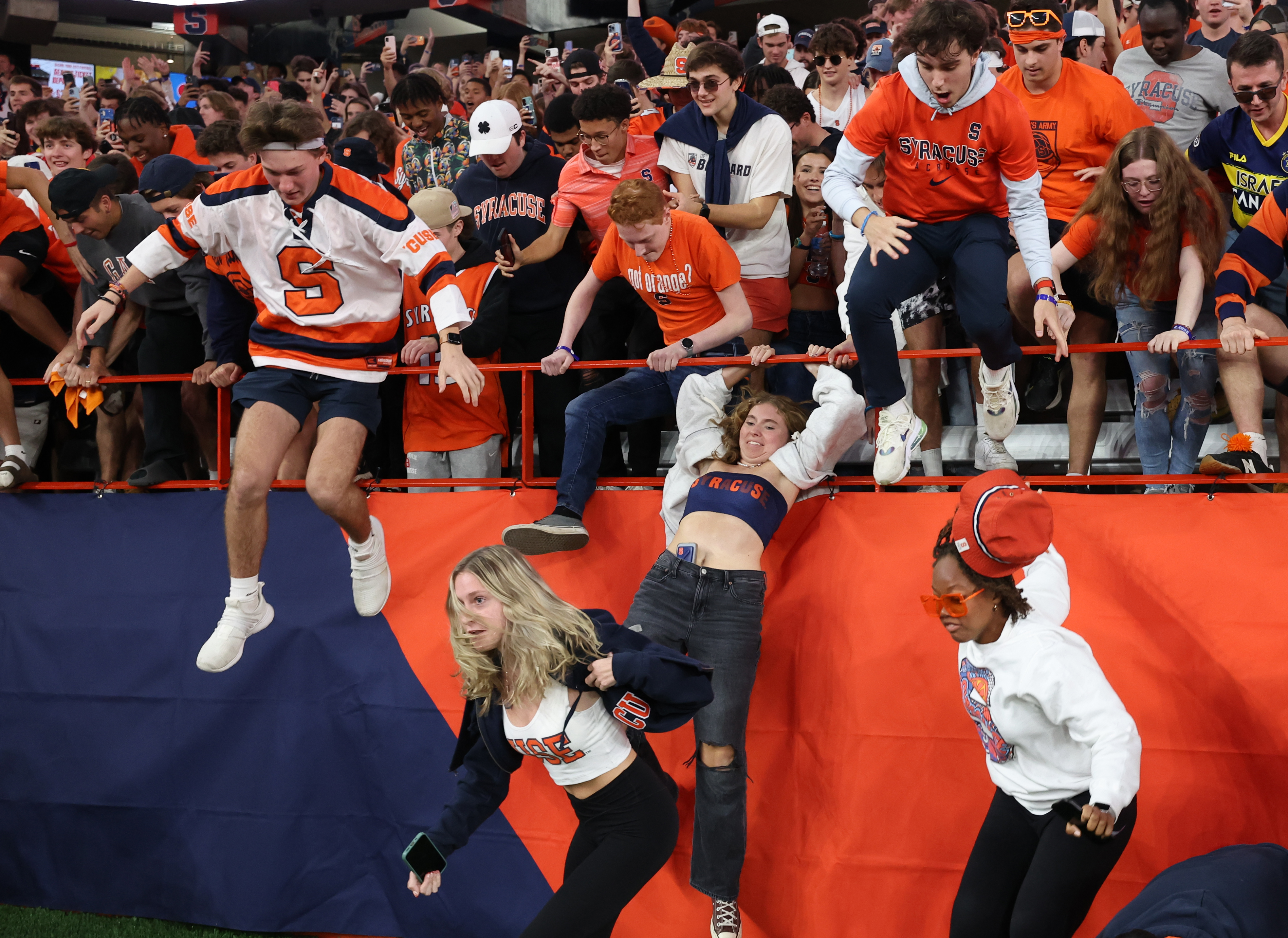 Jones Gets His Ring - Syracuse University Athletics