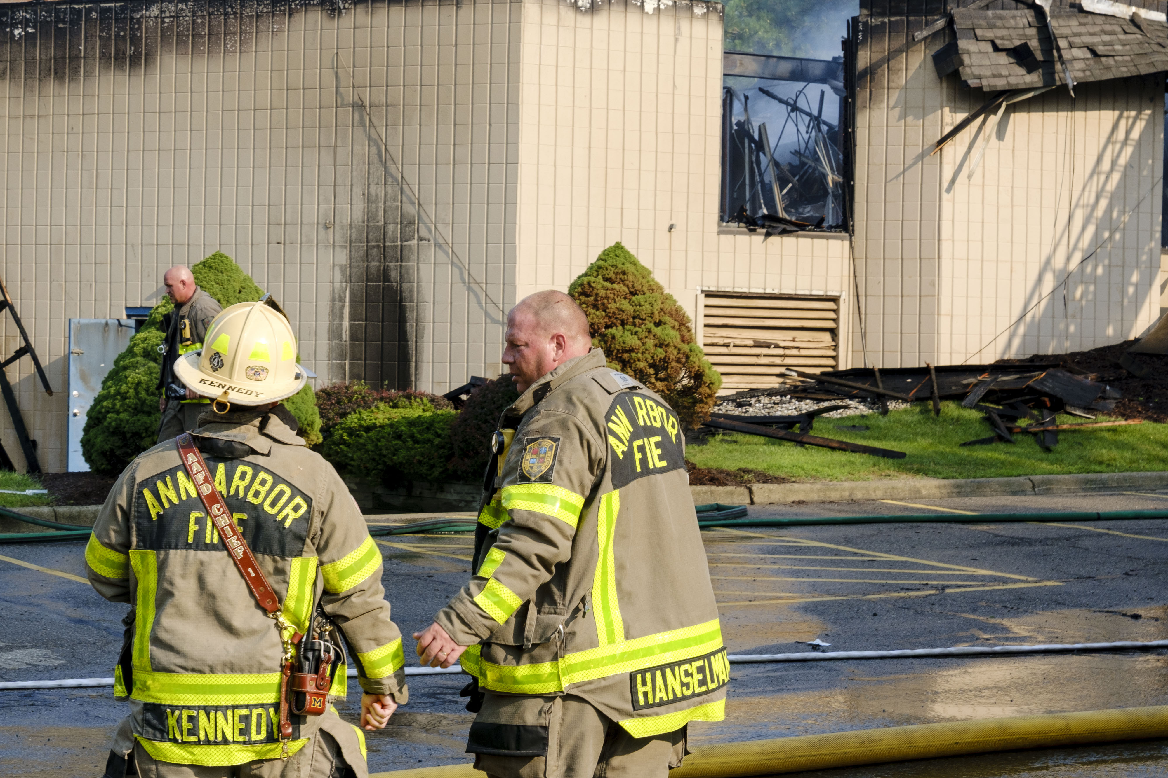 Morning fire destroys clubhouse at Hidden Valley Club Apartments in Ann ...
