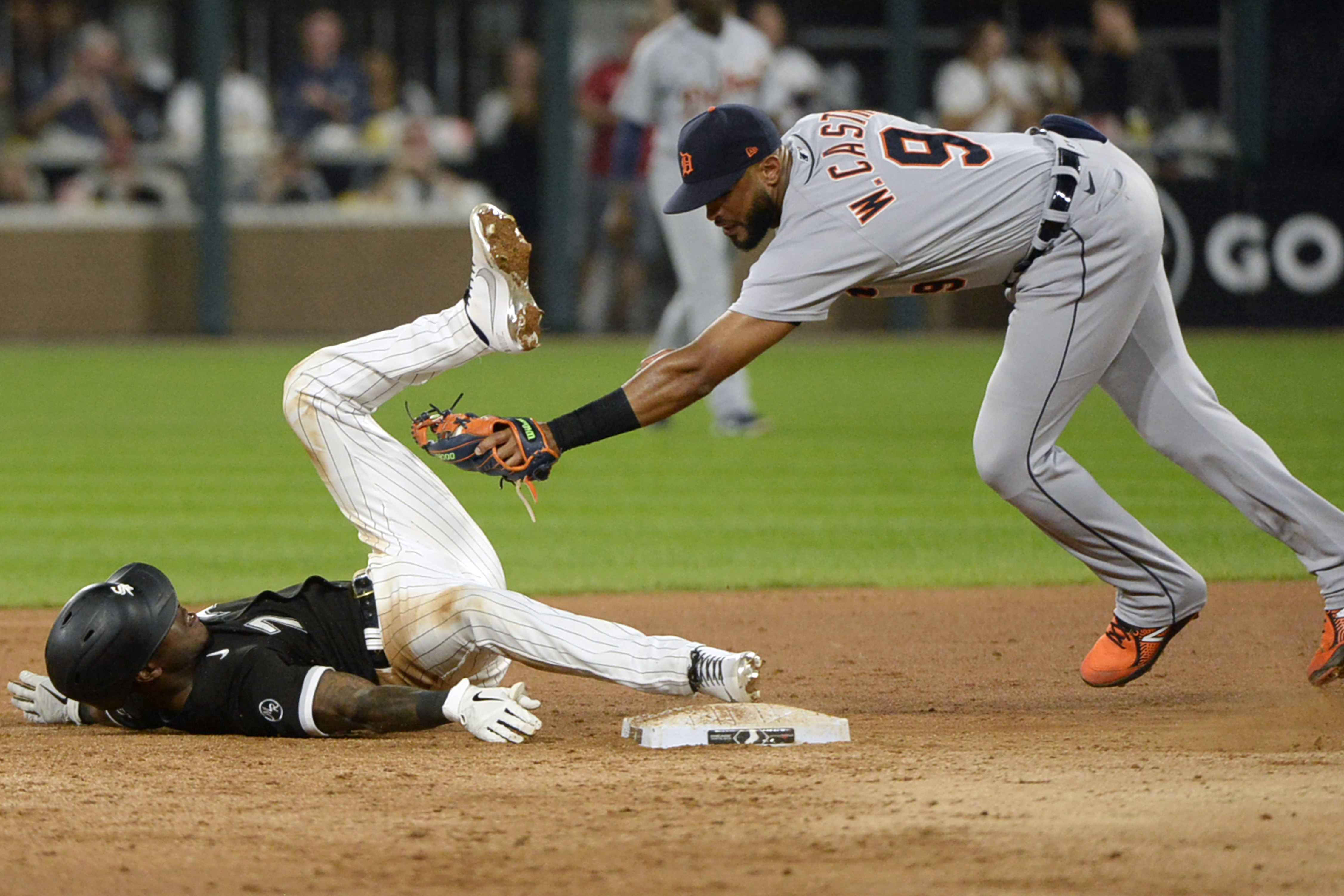 White Sox jump on sagging Royals with 8 runs in 1st, win 9-1