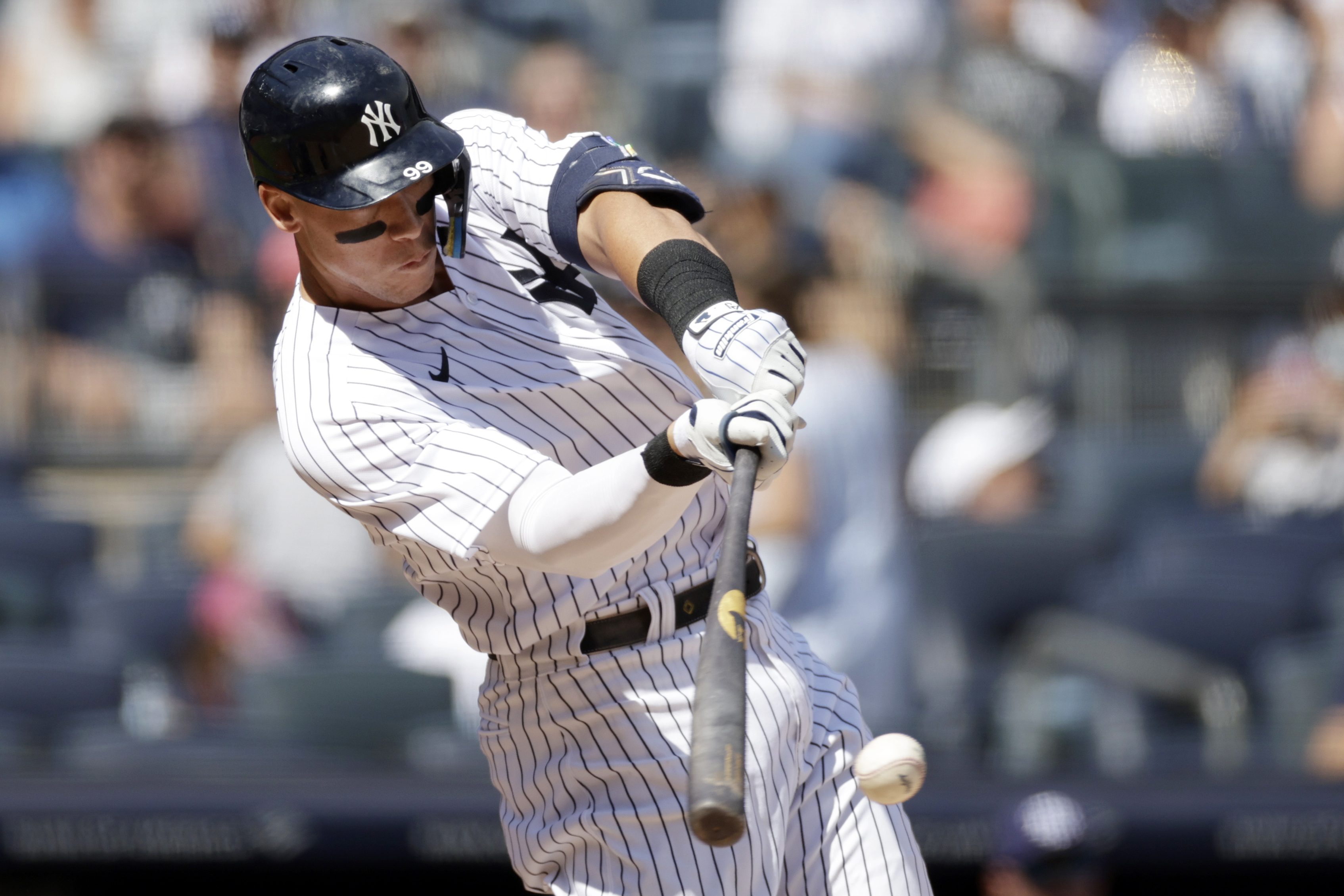 Yankees rookie slugger Aaron Judge had MLB's best-selling jersey