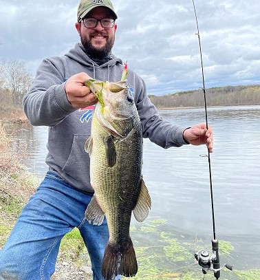 Did Upstate NY angler catch and release a state-record largemouth bass? 'I  think so,' he said 