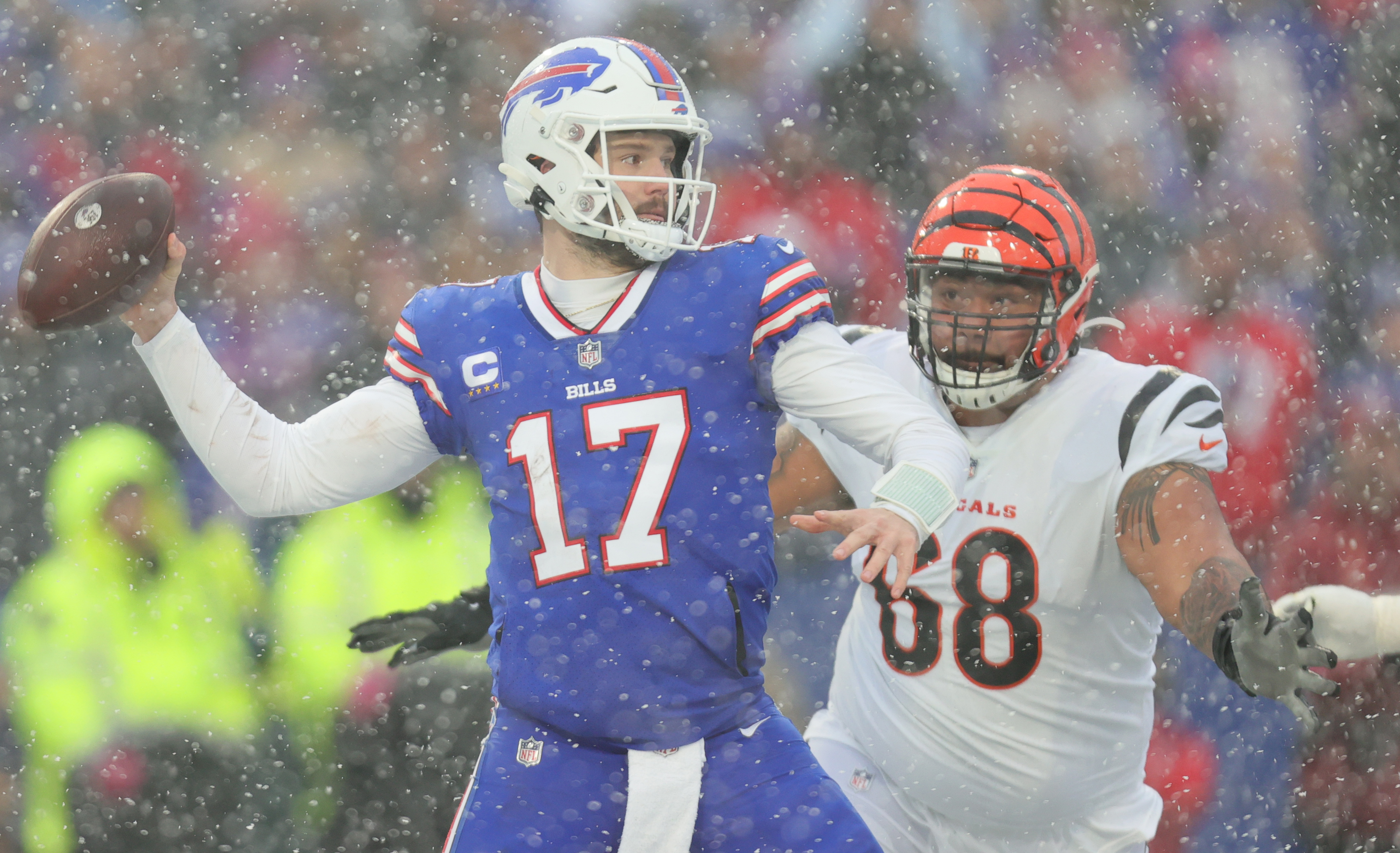 NFL playoffs: Bengals and Giants win thrillers; Bills given scare