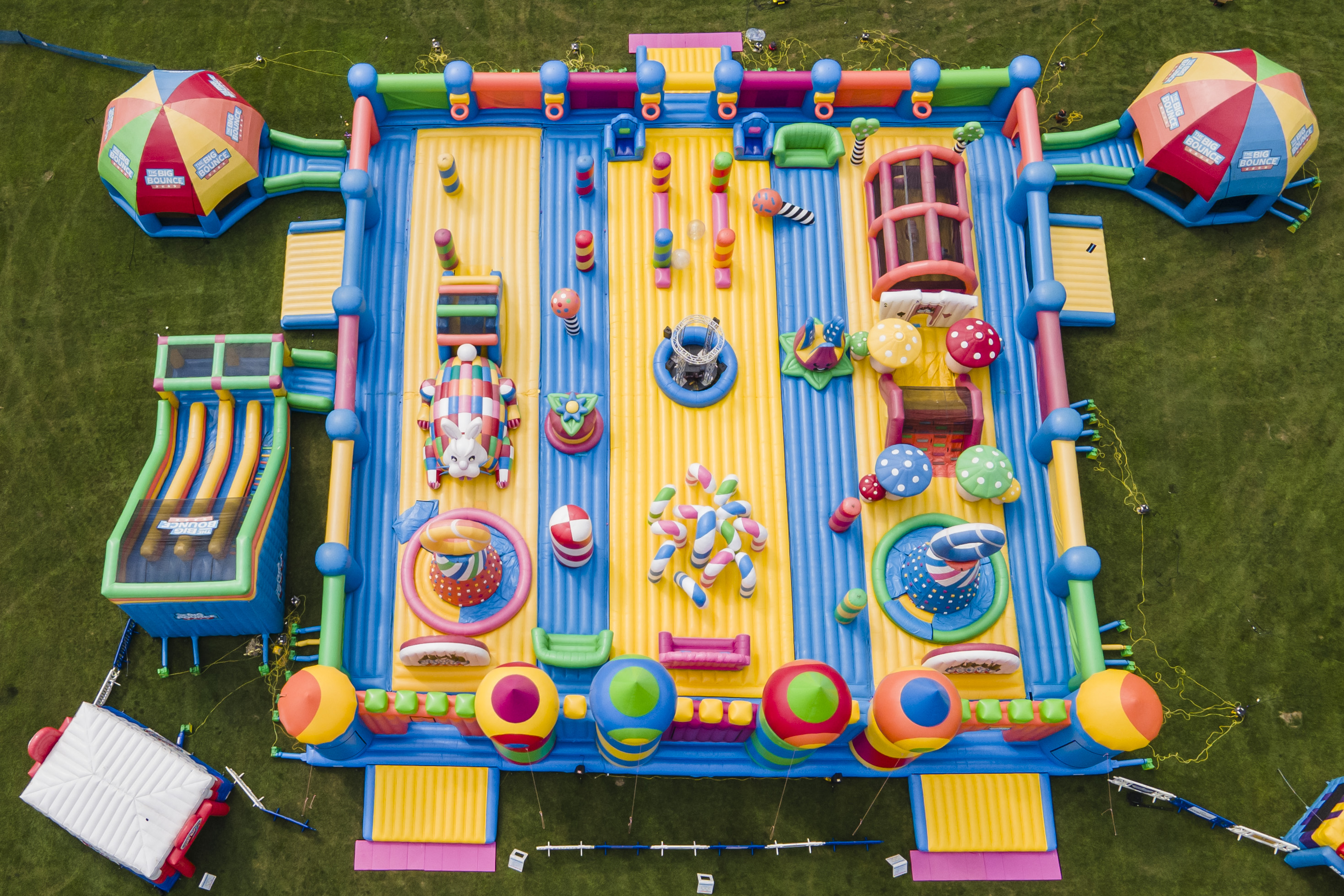 World's biggest bounce house comes to Frankenmuth - mlive.com