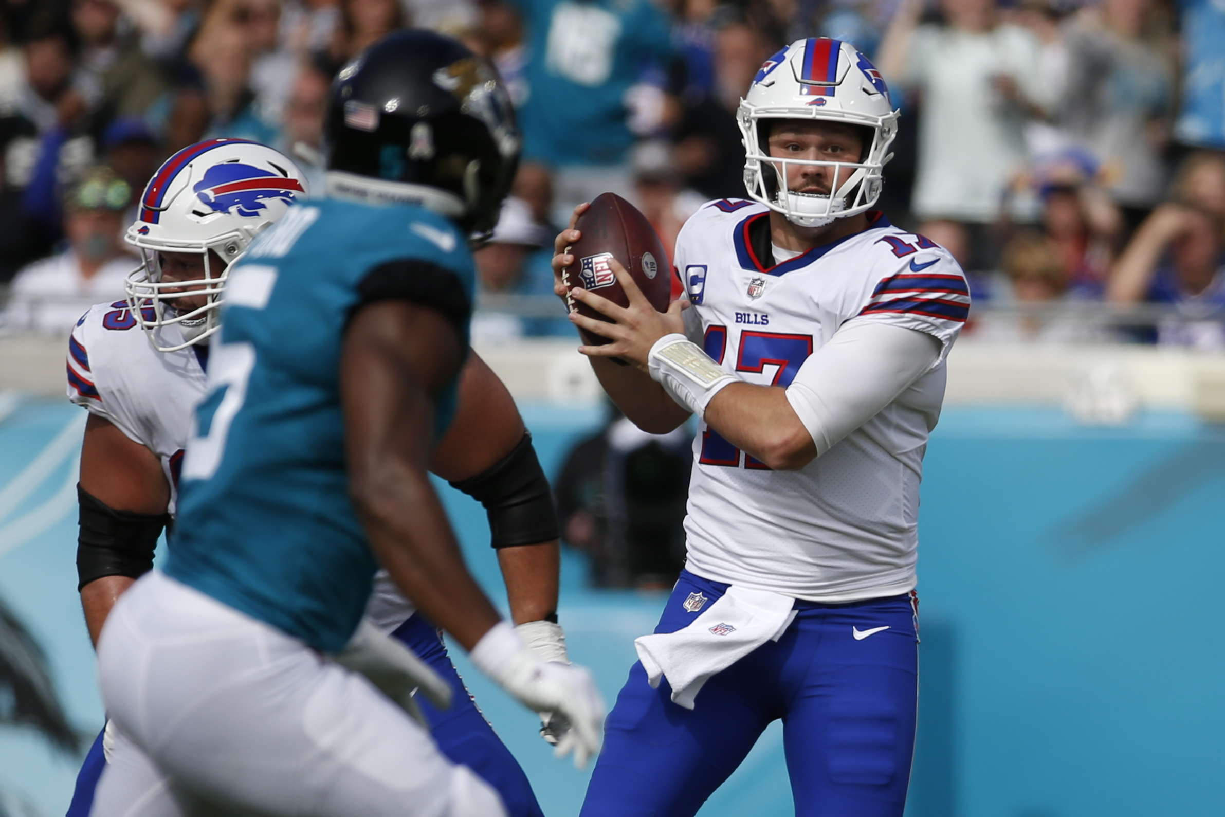 Those are brothers:' Jaguars' Josh Allen said there's no friction between  defense and offense