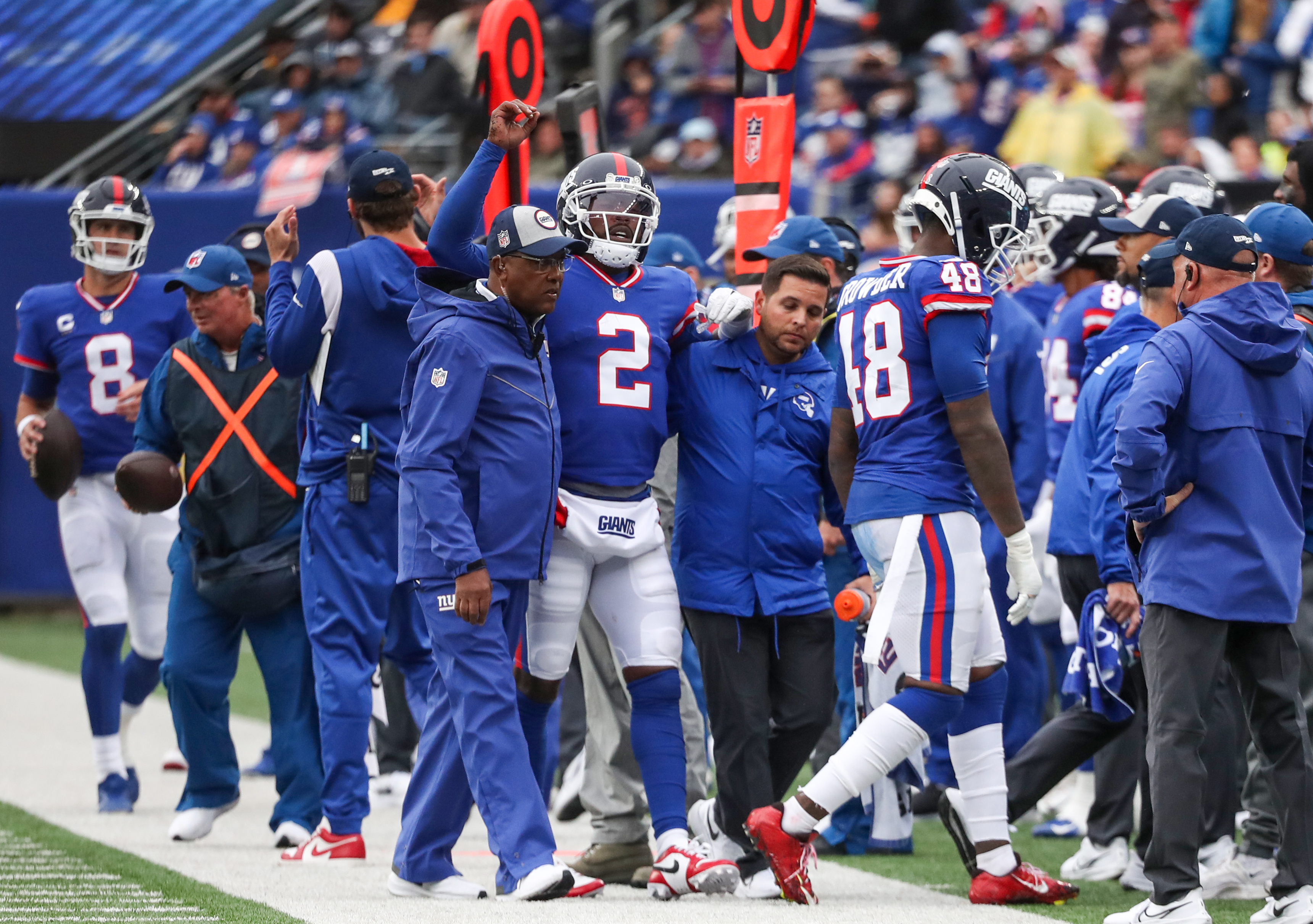 Jones Injures Ankle in Giants' 20-12 Victory Over Bears – NBC New York