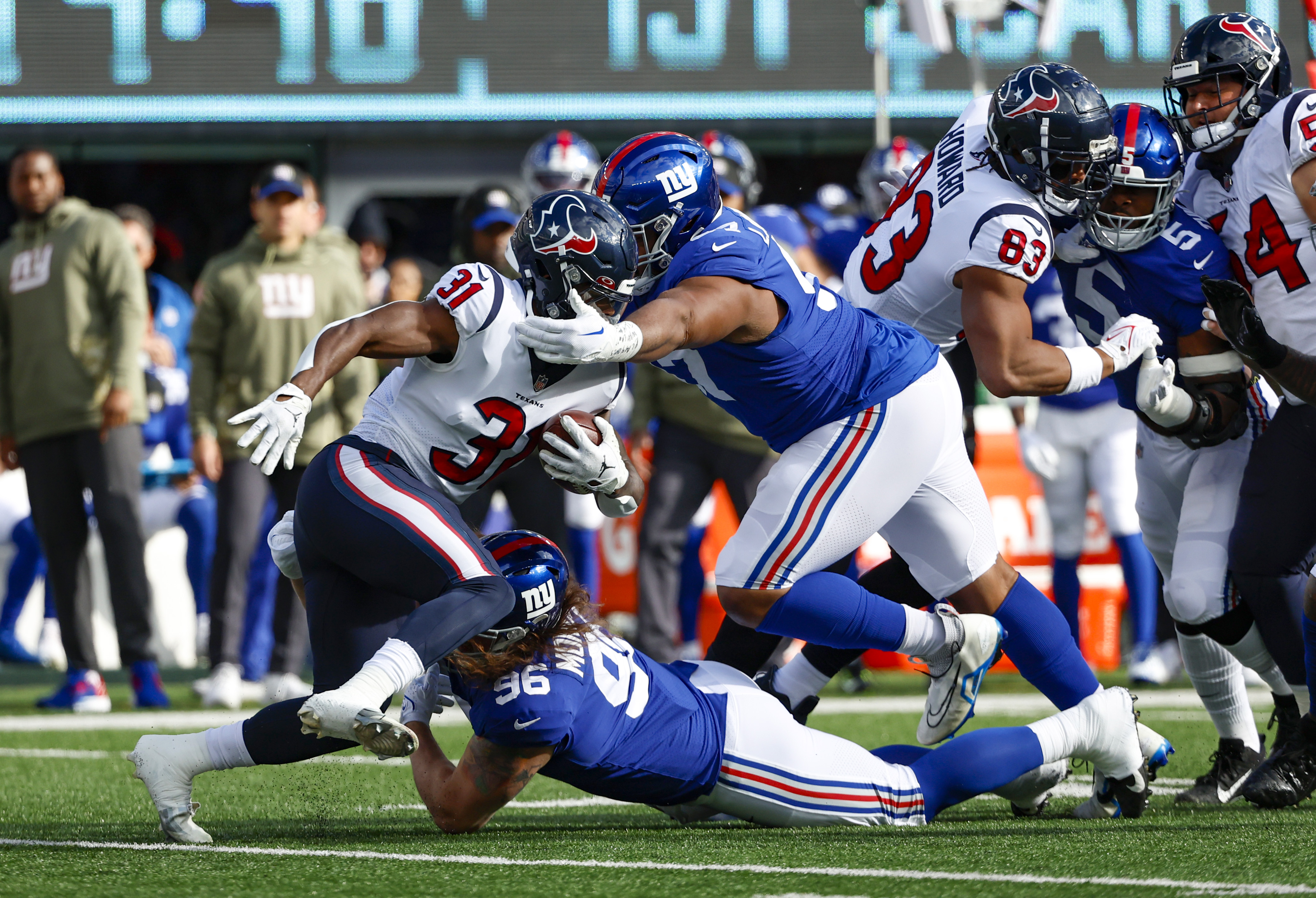 Giants Thrash Texans and Shake Off Gloom - The New York Times