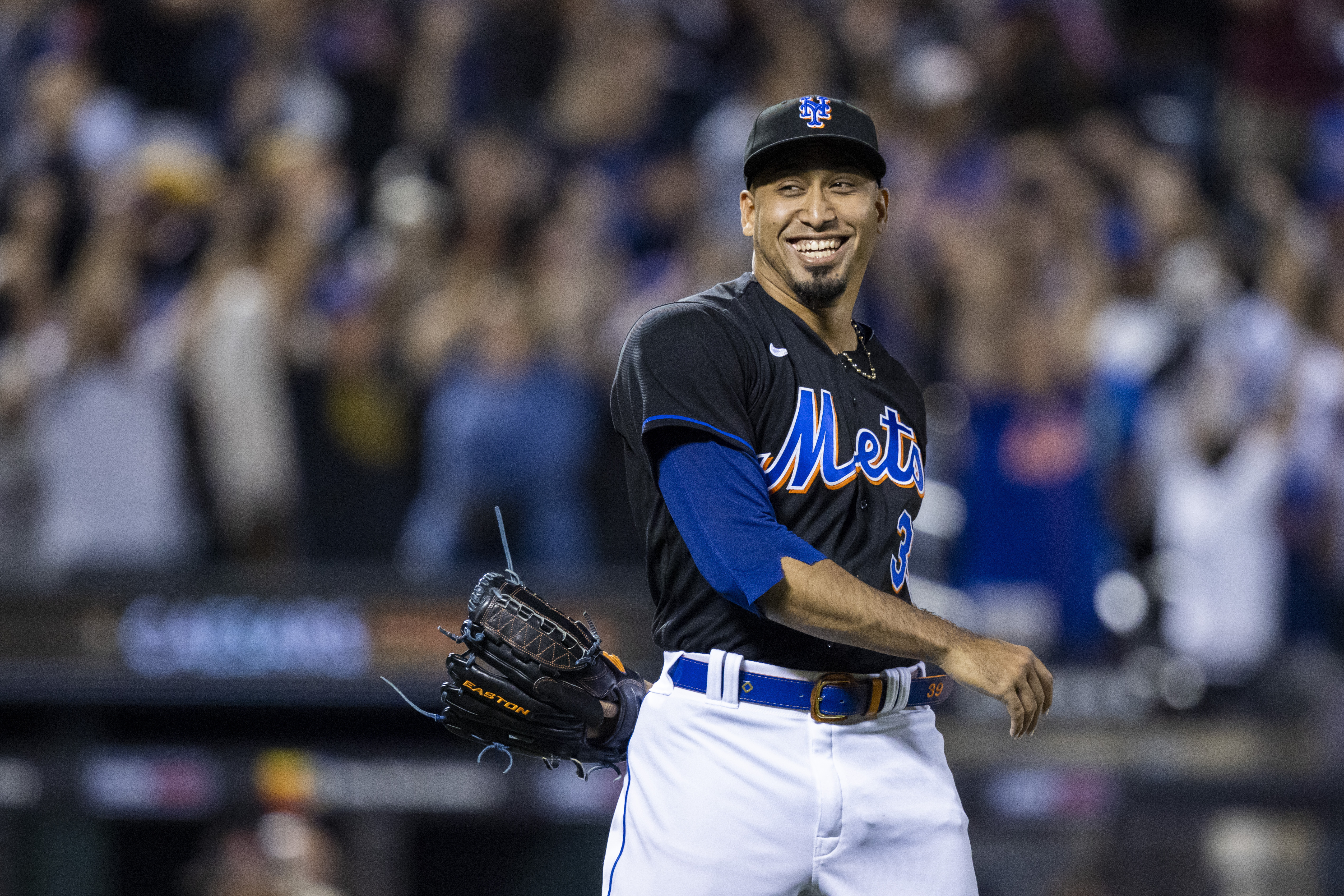 Edwin Diaz chose iconic walkout song thanks to wife