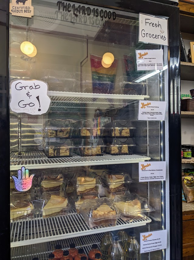 Larder deli, Hingetown