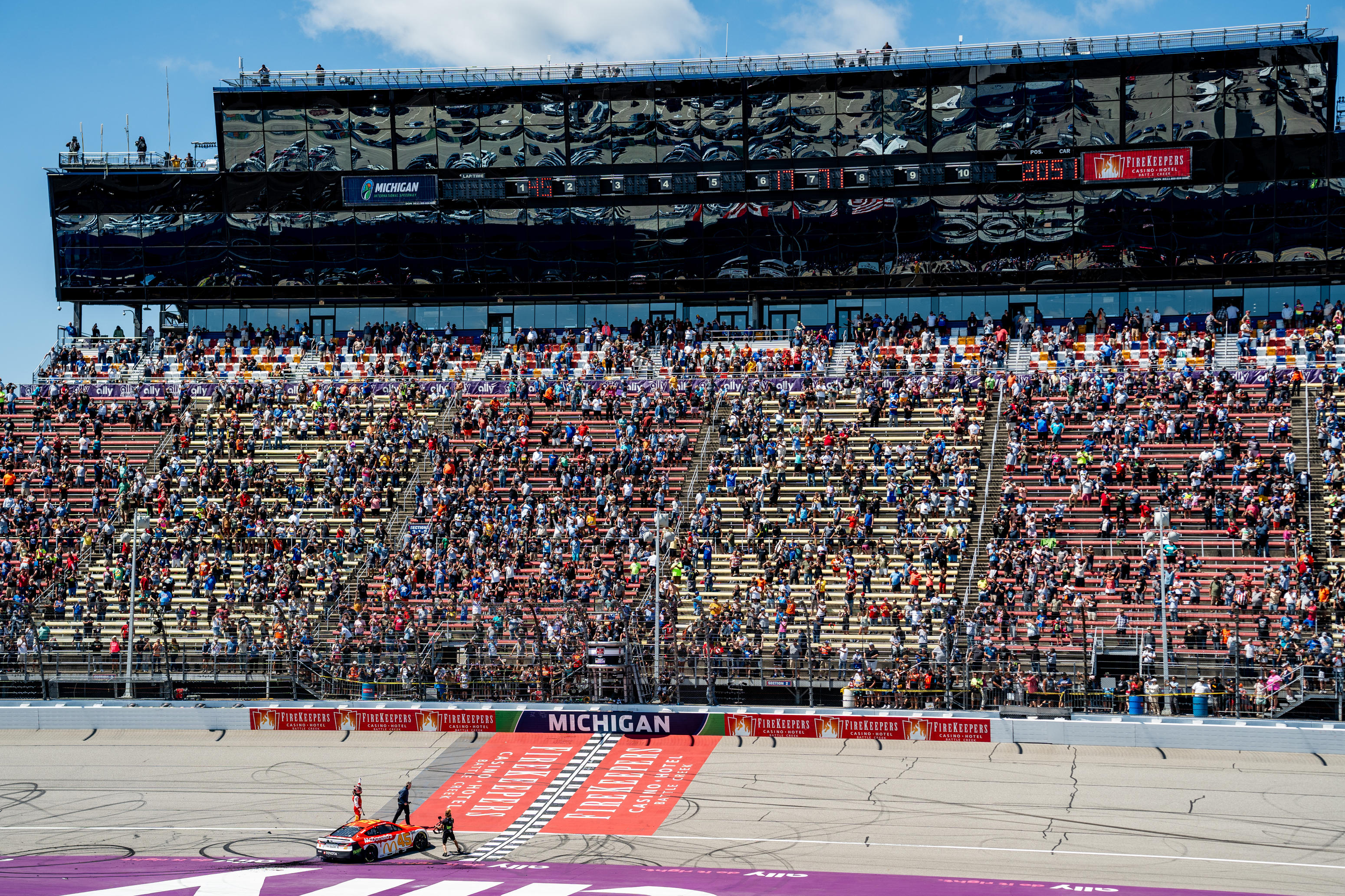 FireKeepers Casino 400: Day two starts at lap 51 - mlive.com