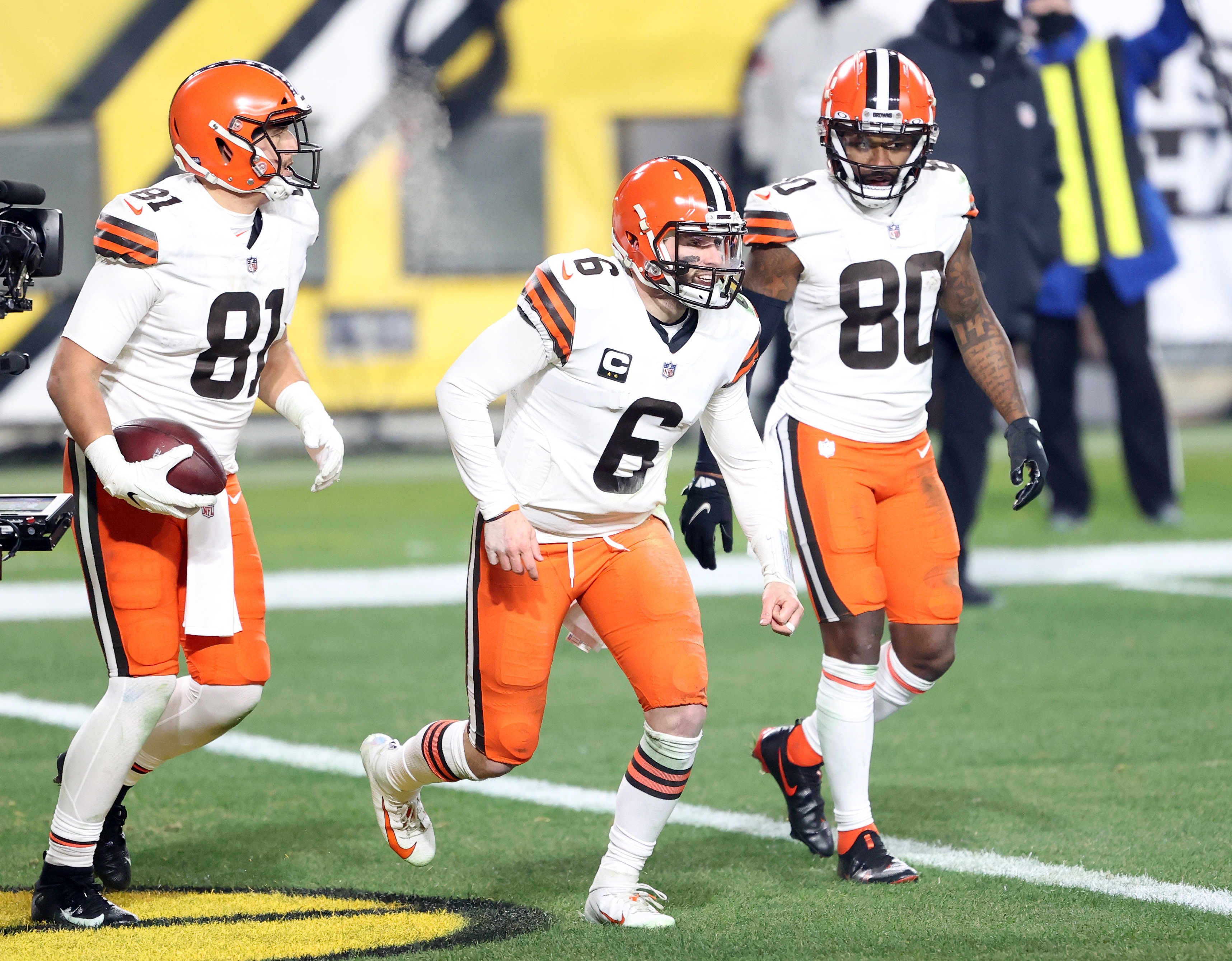 Browns show uncommon resiliency in NFL playoff win over Steelers